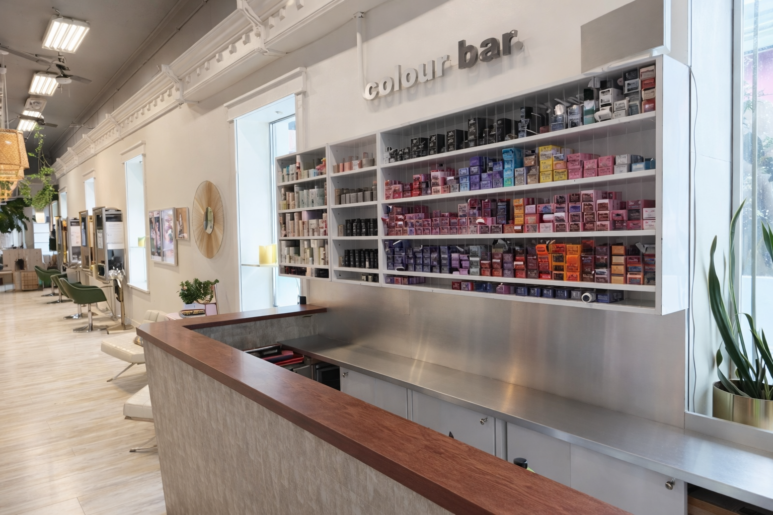 Matrix Colour Bar Studio 237