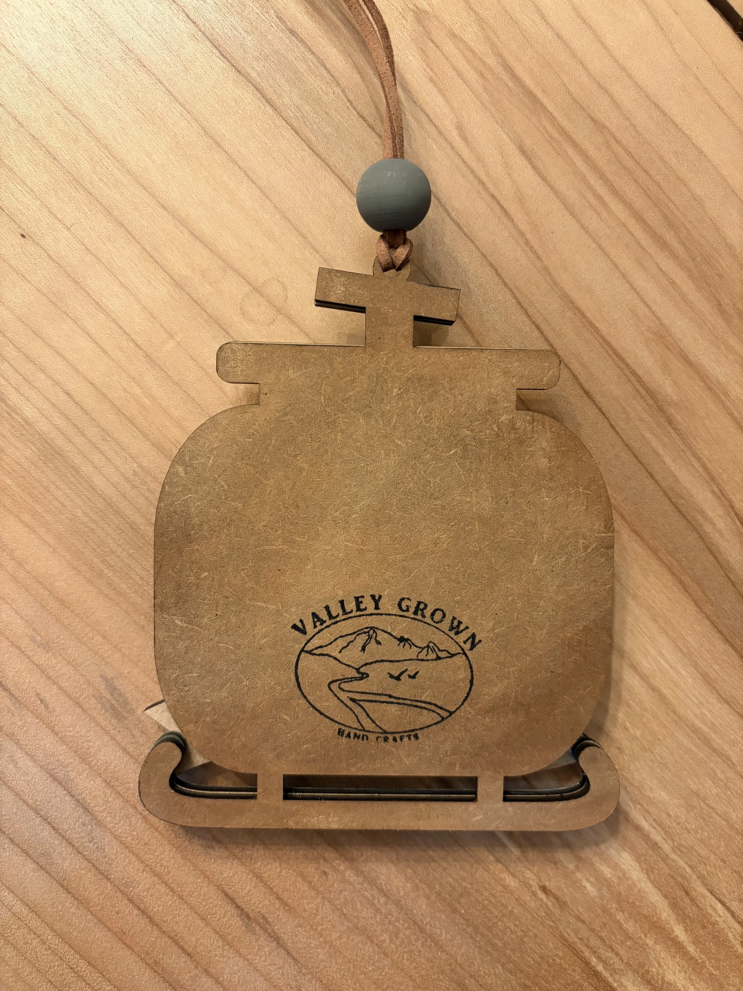 ornament skis gondola bog back.jpeg