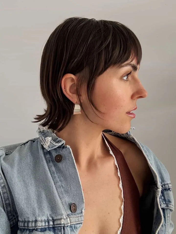 Ma formation avec @jayne_edosalon  a &eacute;t&eacute; bien plus qu&rsquo;inspirante pour moi 🤍

Elle a surtout &eacute;t&eacute; un &eacute;norme sentiment de validation dans ma fa&ccedil;on de voir et de cr&eacute;er les coupes de cheveux. Une con