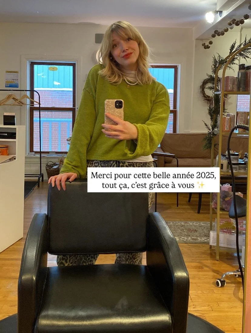✨ Merci 2025 ✨

Quelle ann&eacute;e incroyable au salon.
Une ann&eacute;e remplie de projets, de confiance, de belles rencontres&hellip; et surtout d&rsquo;une &eacute;quipe en or 🫶

Rien de tout &ccedil;a n&rsquo;ai possible sans mon incroyable &ea