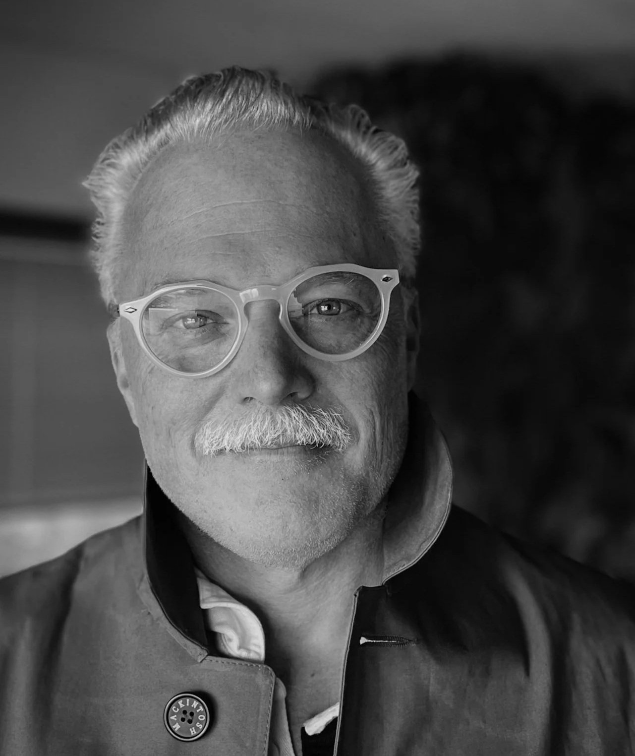 Jonathan Mills headshot