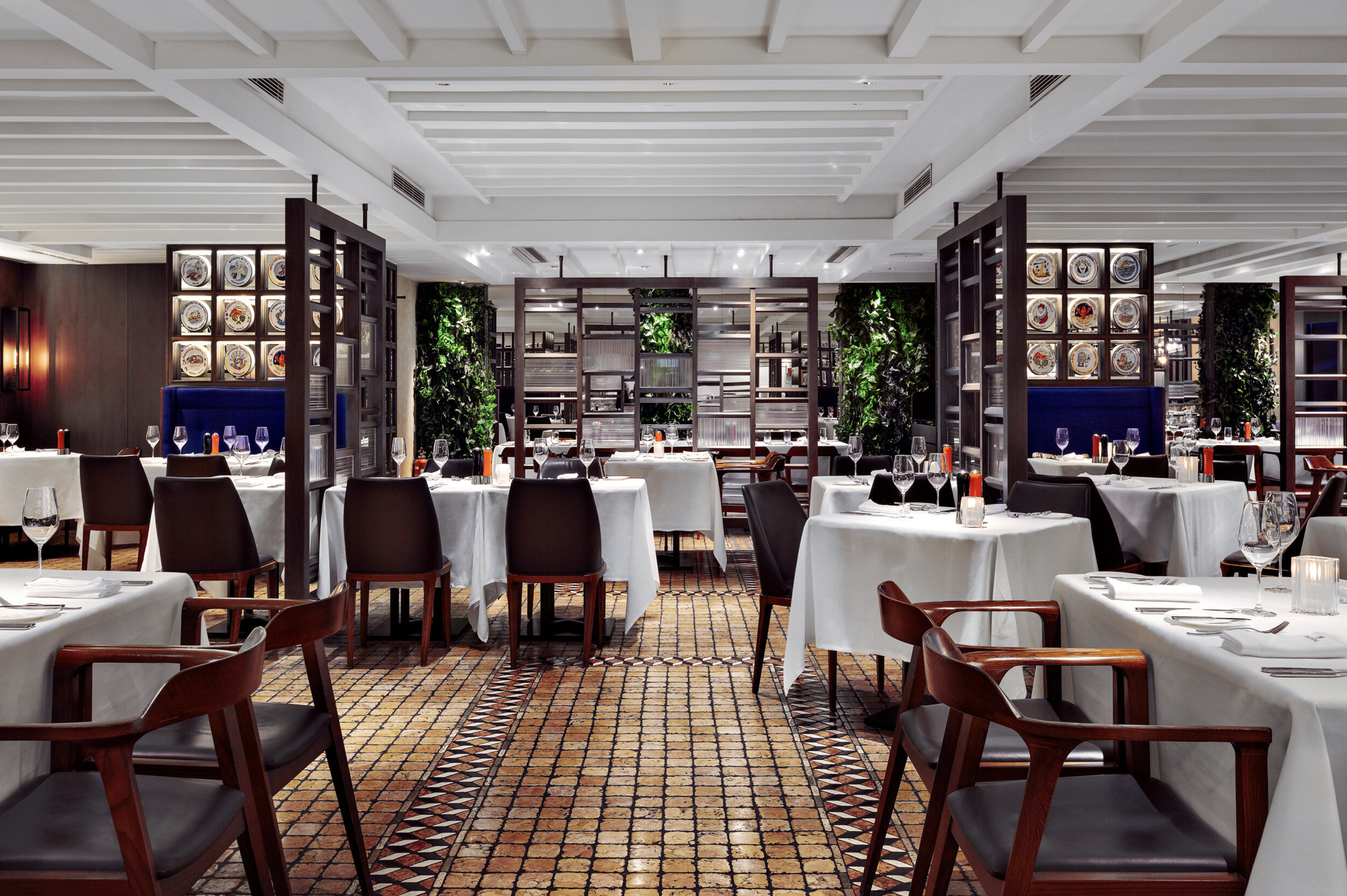 Dining_by_Nova_Production_Portland