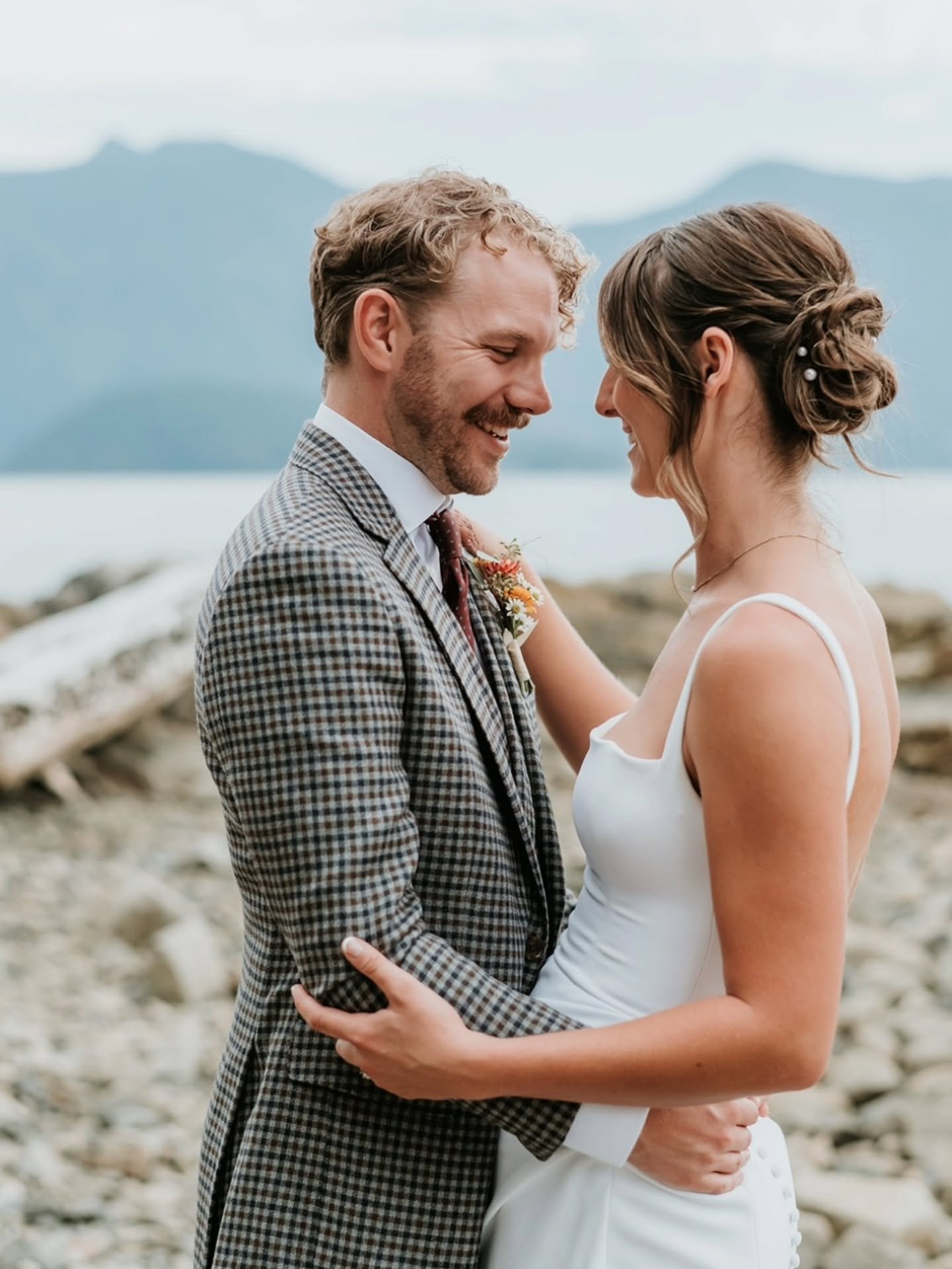 Congratulations Sam &amp; Dylan ❤️🎊

I had the honour of being apart of this lovely day and getting everyone's hair ready for the big event! 

Round of applause for LOVE 👏 

@manesbymegtaps ✨️