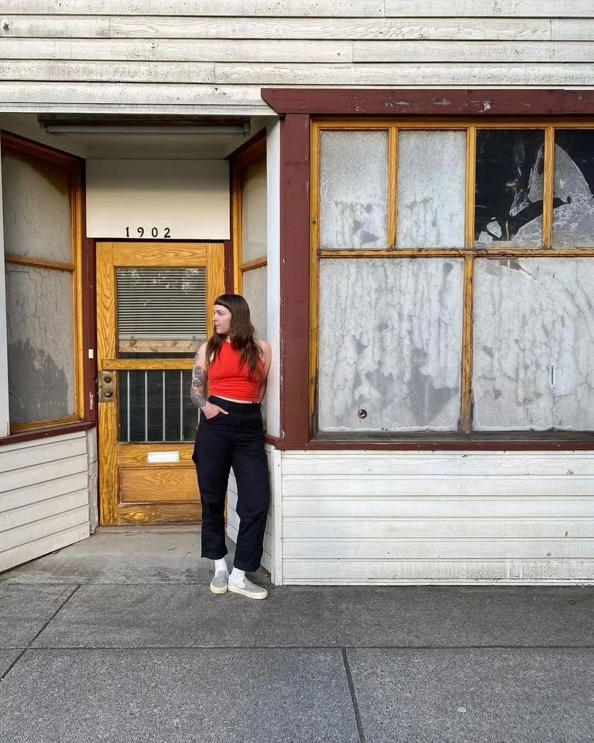 Katie rocking her new cut! 
&amp; Let's get a hellYA for this adorable fringe 👑

She has the best style🤘 - like one of those people?  Where you keep complimenting. every. item. She is wearing ? Where you feel?? Ok I should stop now?? But I LOVE THA