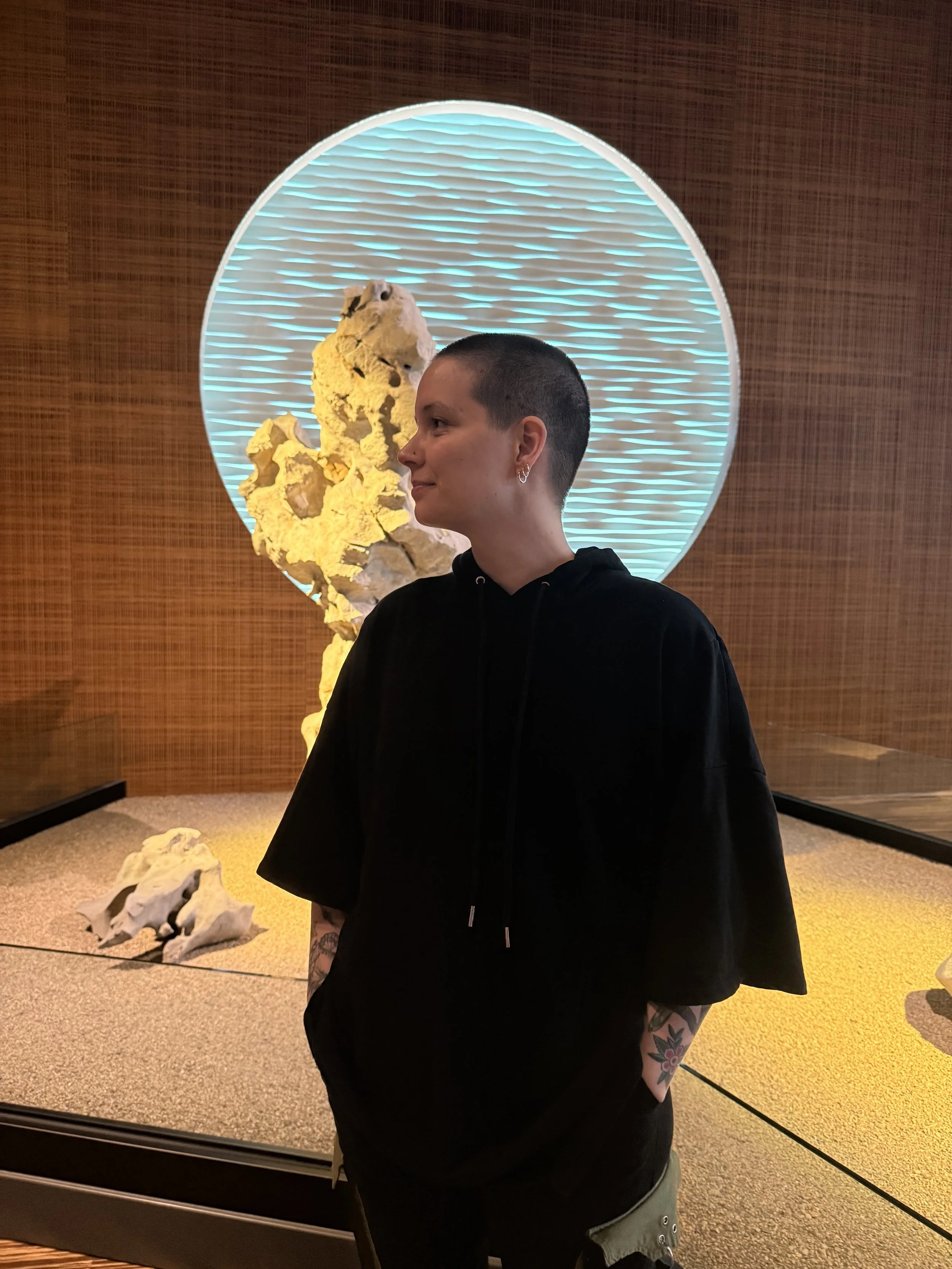 Jess Mork, Chicago Spiritual Coach, Spinal Energetics & Reiki practitioner and psychedelic integration coach in a grounded healing environment