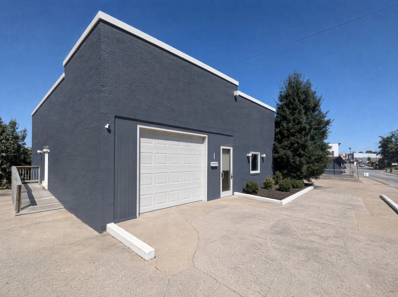 Exterior of Wolf on Main, a Monolithic Recovery men's sober living home in Lebanon, KY