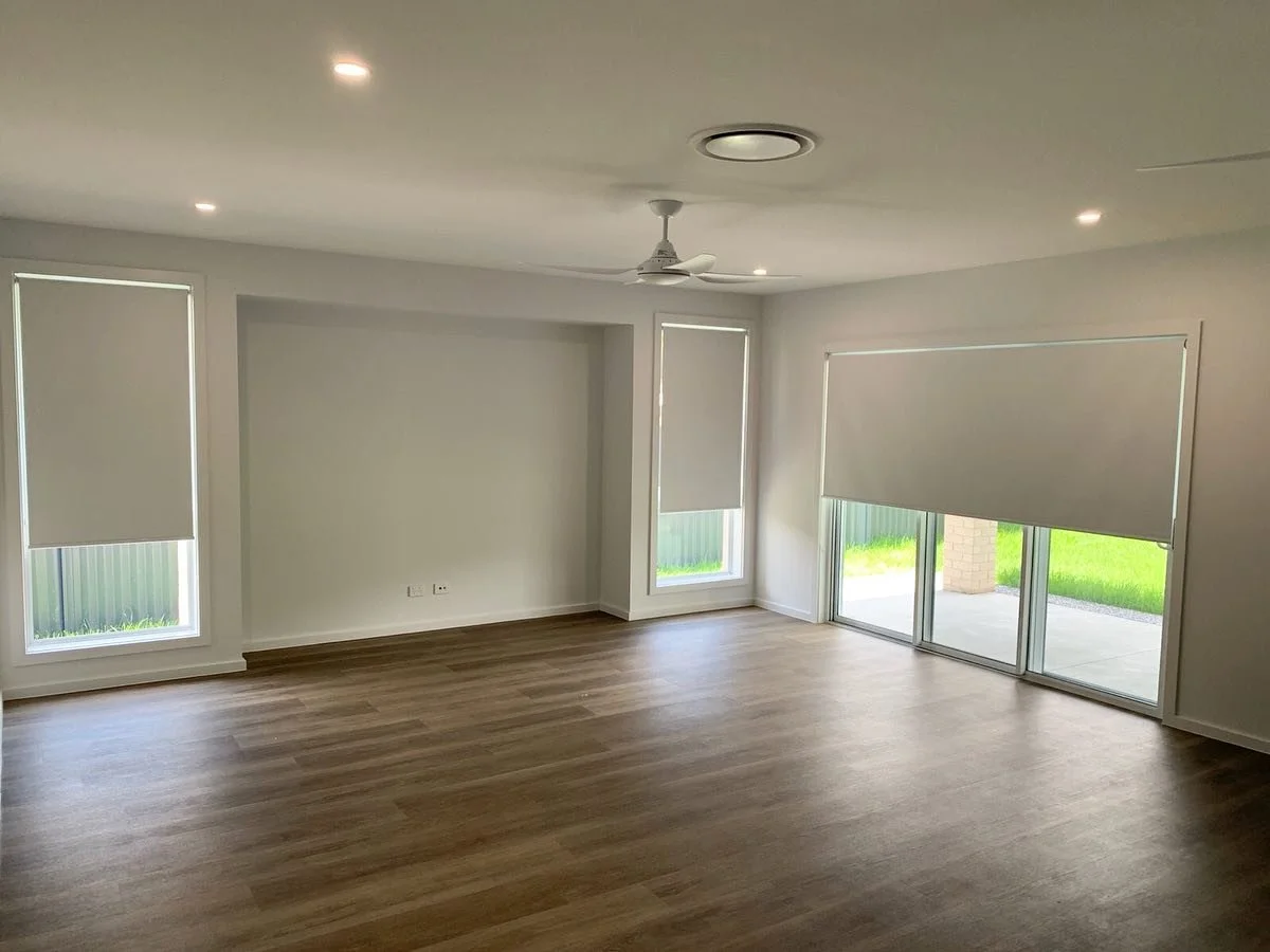 A recent new build finished of with our Australian made roll blinds👌👌
#rollerblinds #rollblind #shutter #shutters #curtains #windows #window #windowfurnishing #australianmade 
#portmacquarie #lakecathie #bonnyhills #wauchope #forster #northhaven #o