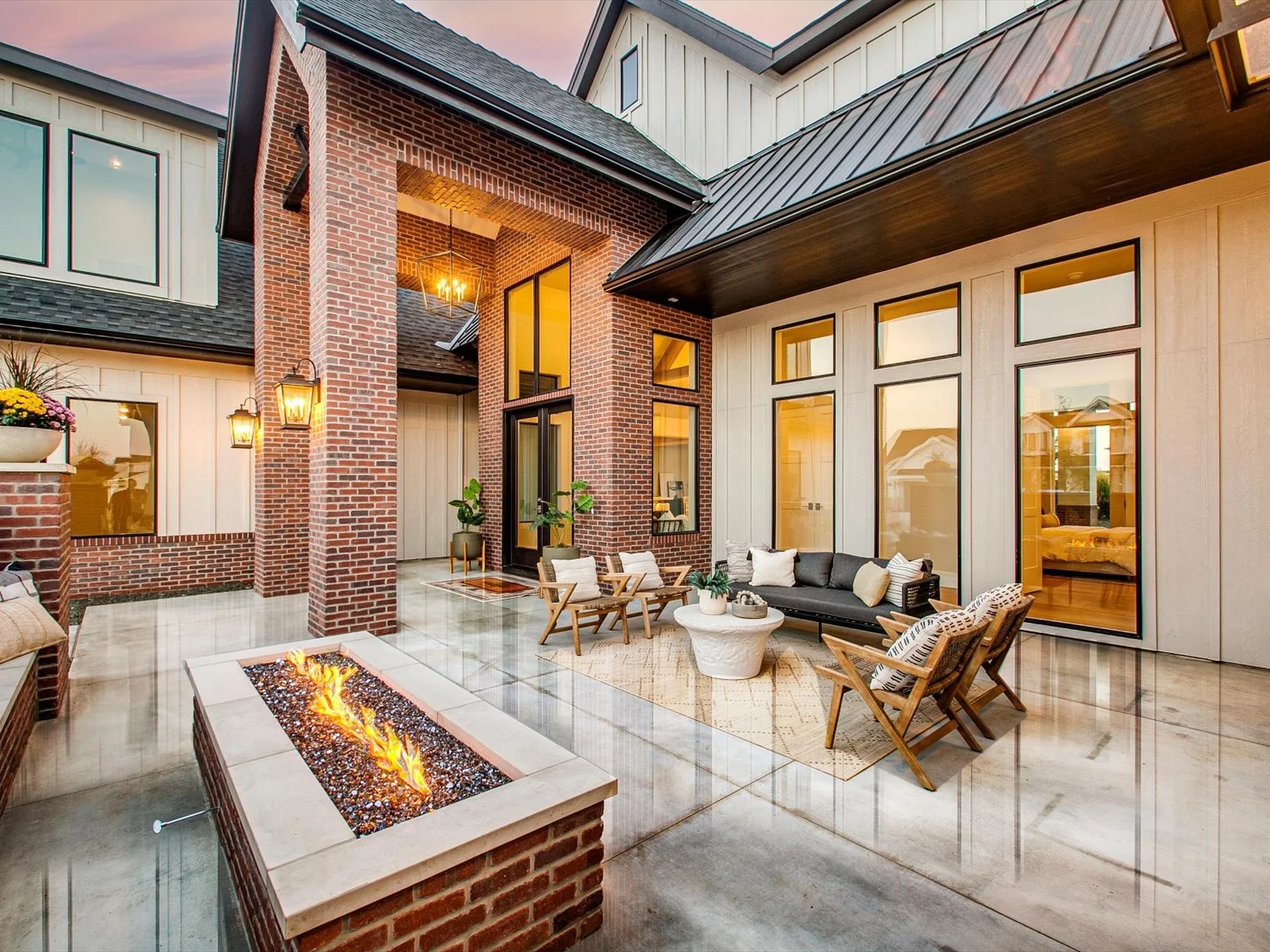 Eagle Luxury Homes 00003.jpg