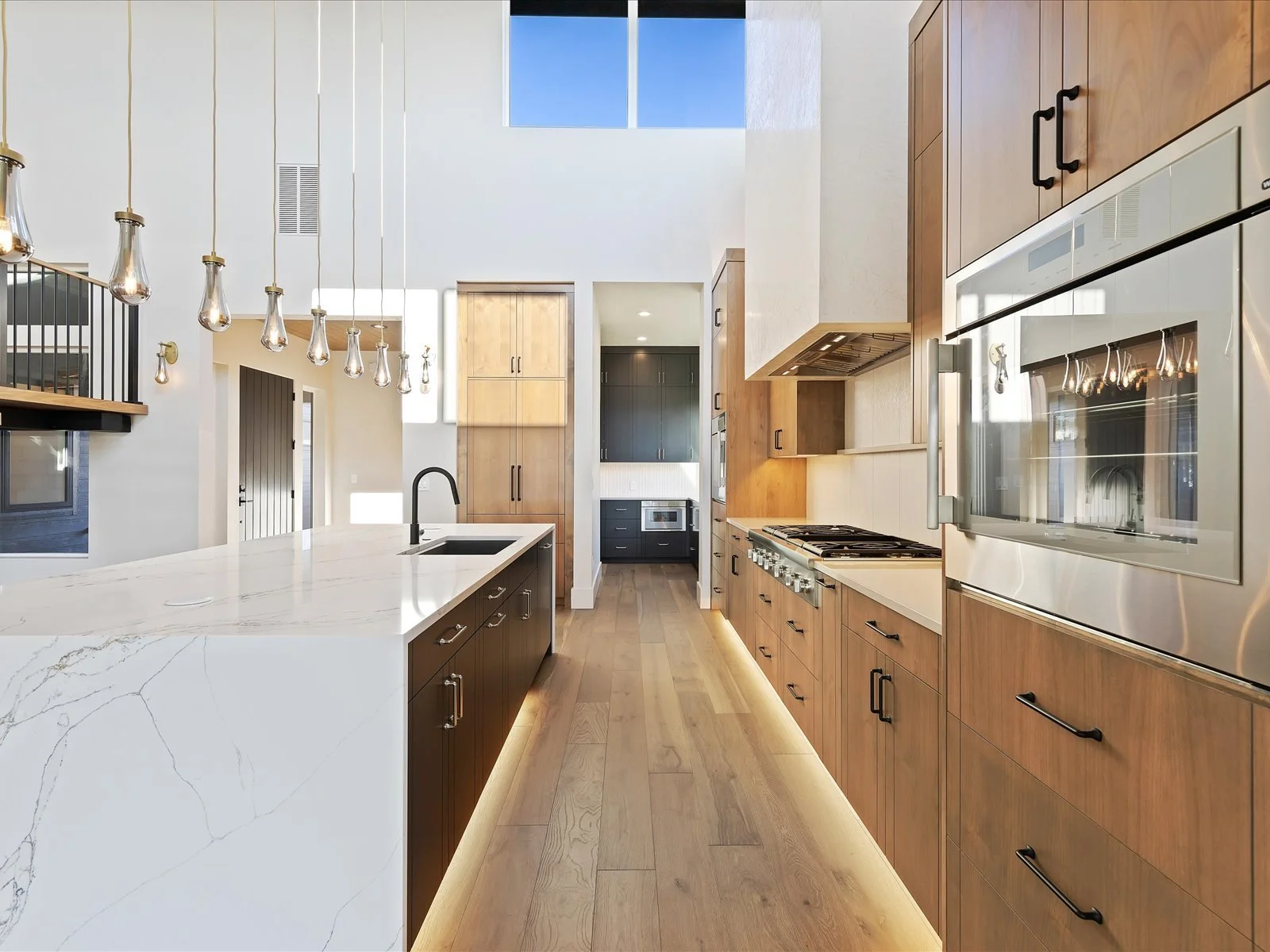 015-6225 Strant015.jpg