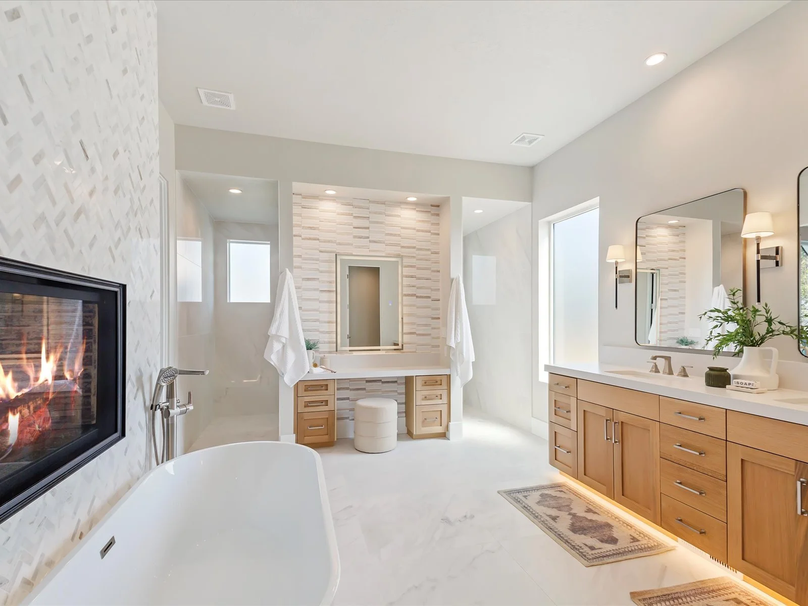 Eagle Luxury Homes 00043.jpg