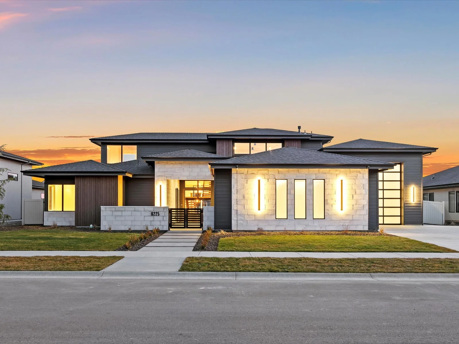 101-6225 Strant101.jpg