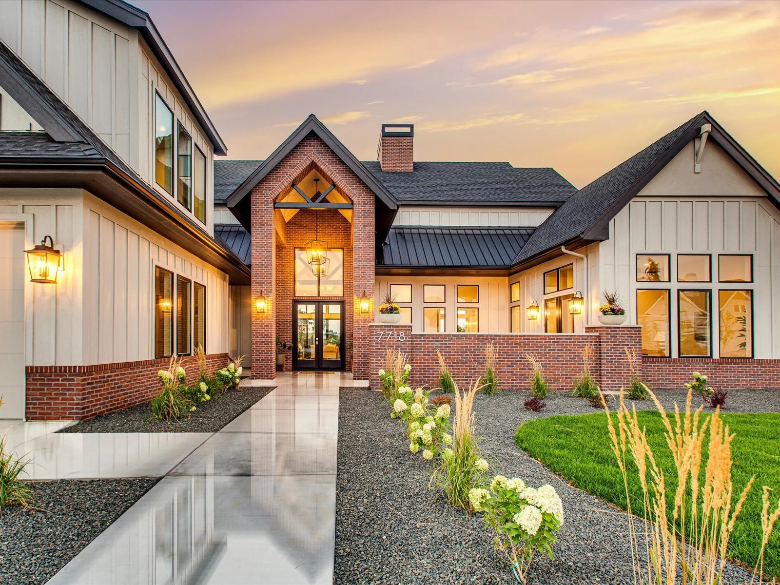 Eagle Luxury Homes 00007.jpg