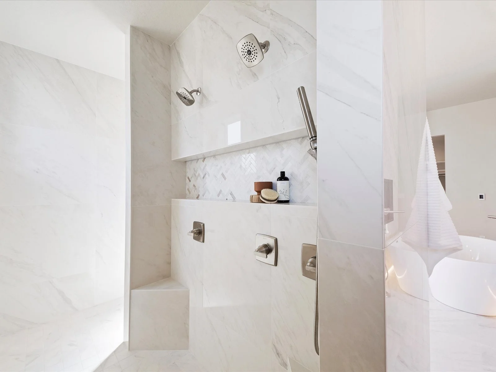 Eagle Luxury Homes 00040.jpg