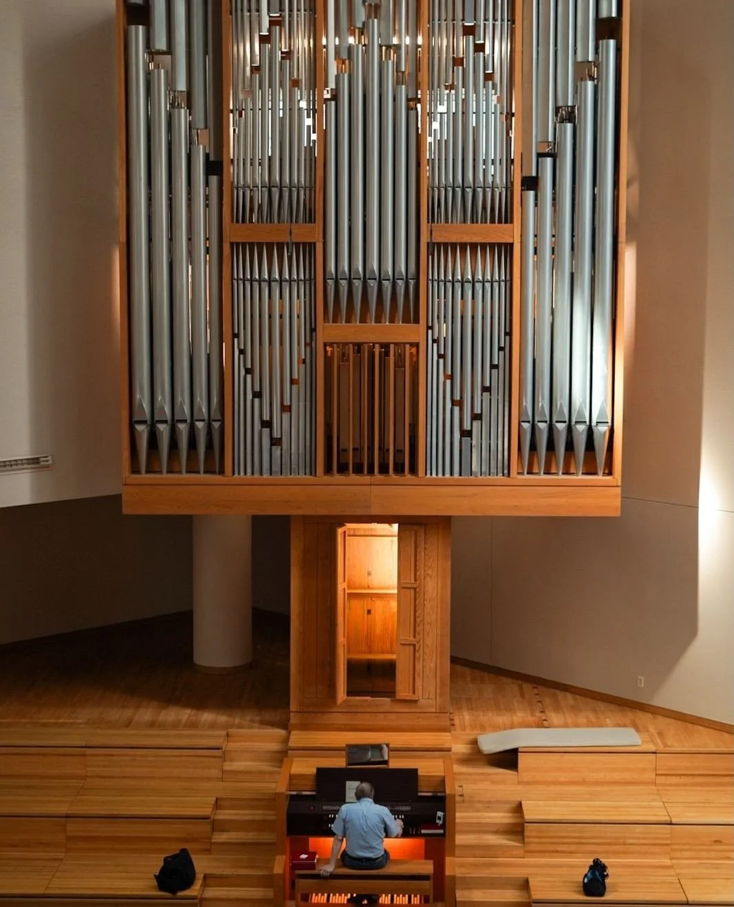 Inside Saint Peter&rsquo;s. Light, structure, and material come together across the sanctuary, chapel, and pews &mdash; shaping a space designed for gathering, reflection, and sound. Beautifully captured. Repost from @idohavefomo ⁠
⁠
-⁠
Saint Peter&r