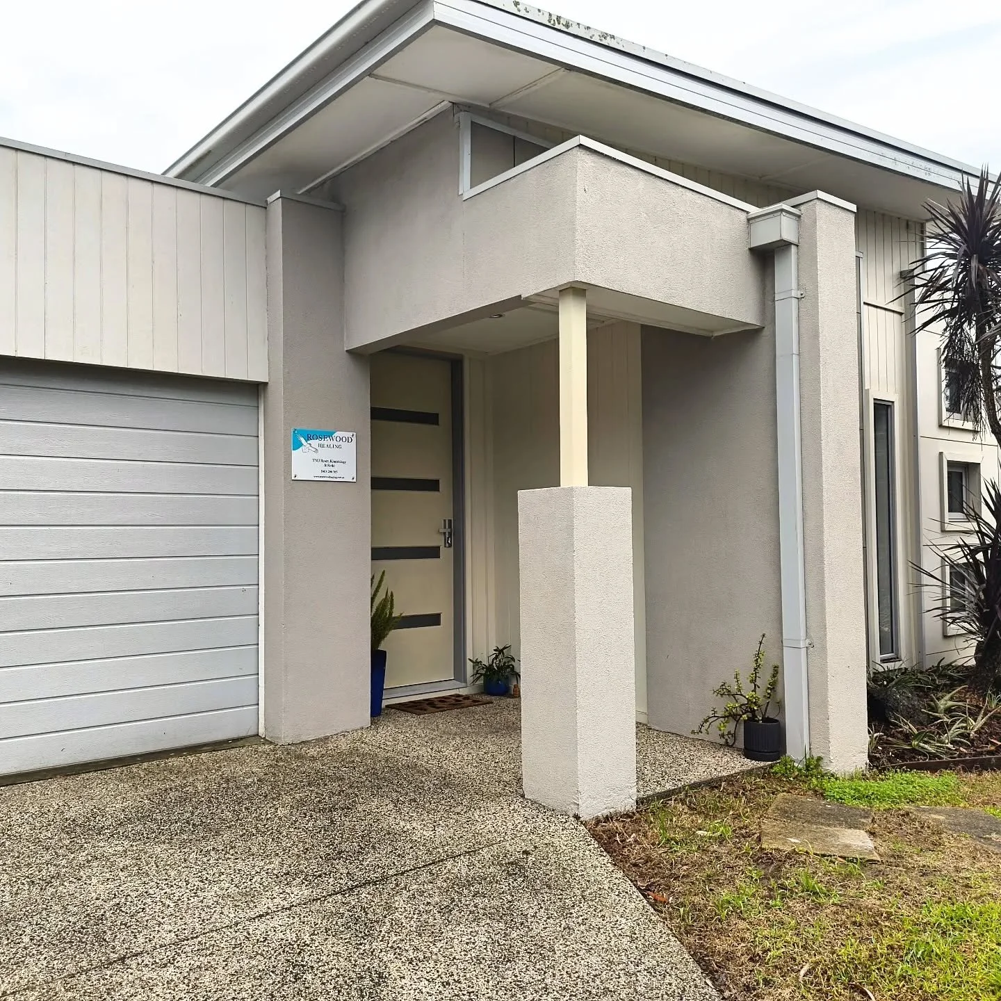 Welcome to the new Rosewood Healing clinic space 🌿

A calm and welcoming environment where you can take time for yourself, reconnect with your body, and explore the stress patterns that may be impacting your wellbeing.

After moving into this new lo