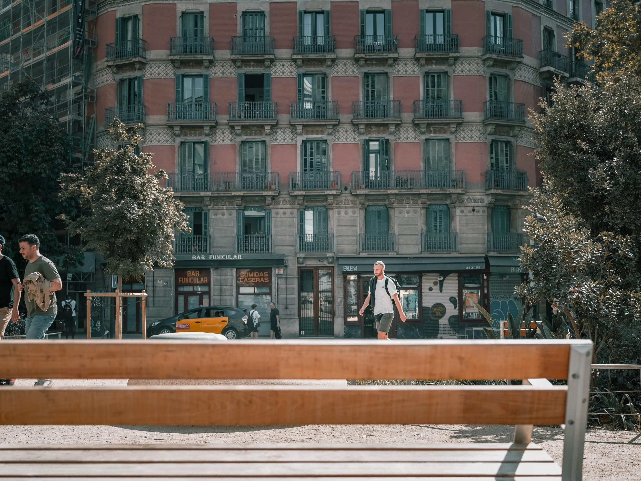 240827_Barcelona_man walking.jpg