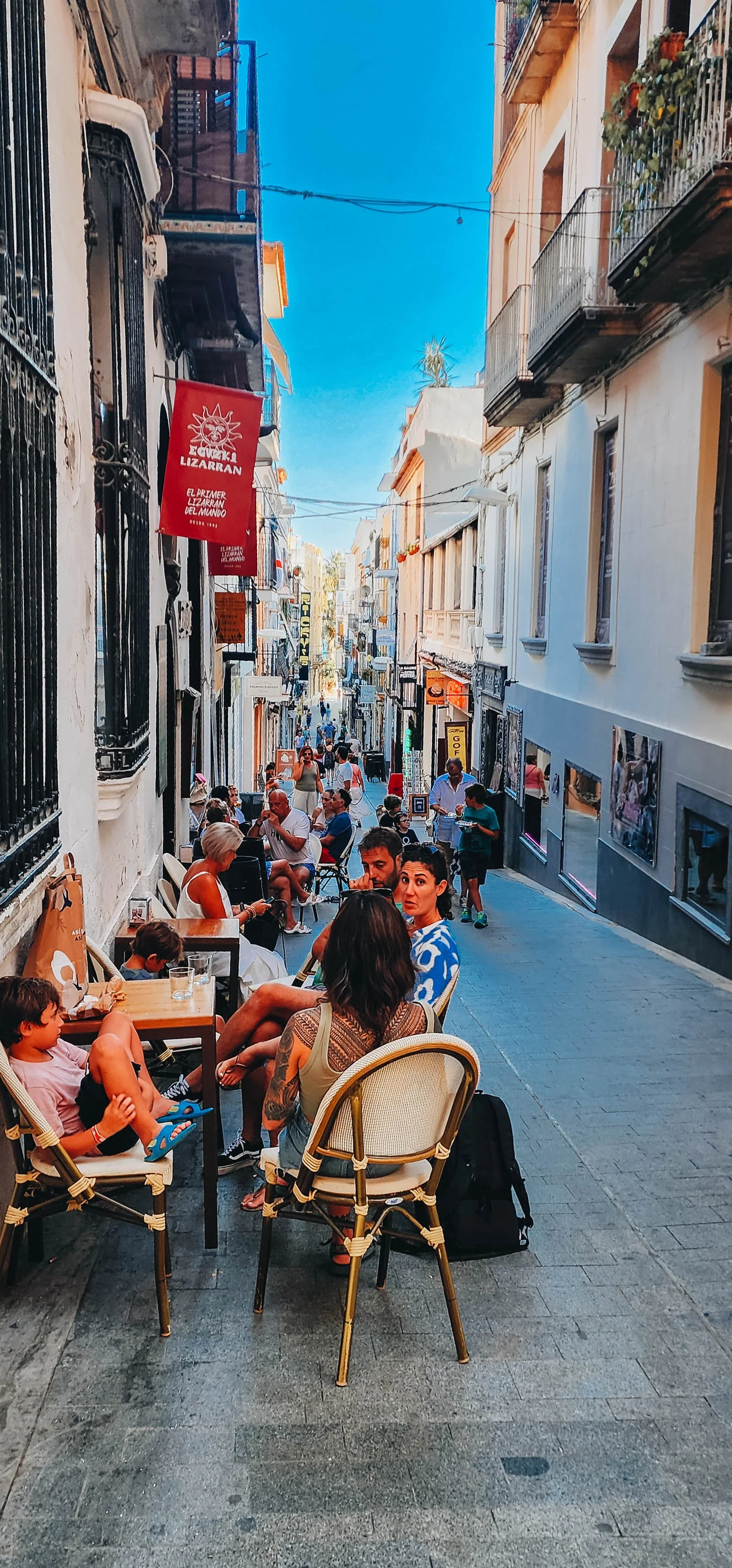 240826_Barcelona_beach family.jpg