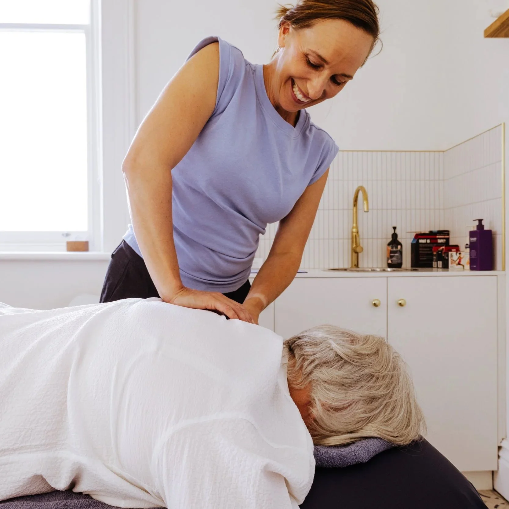 Osteopathy for adults, pain and injury management