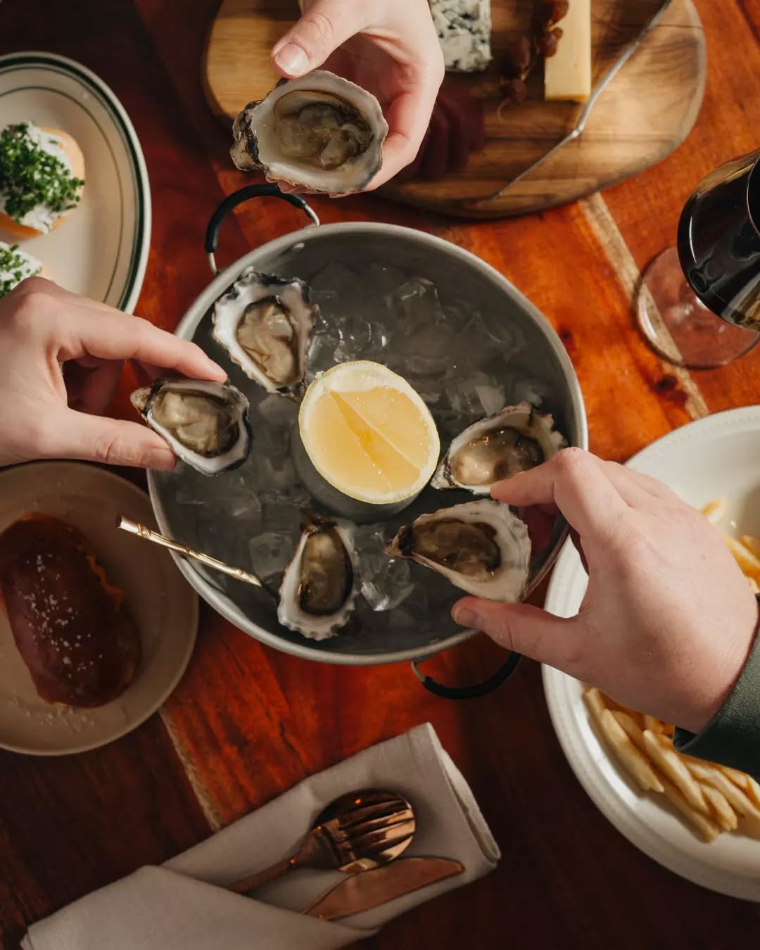 Fresh oysters are a must when you are this close to the sea.

Want to make a booking? Link in bio!

📍 8 Station St, Seaford VIC 3198