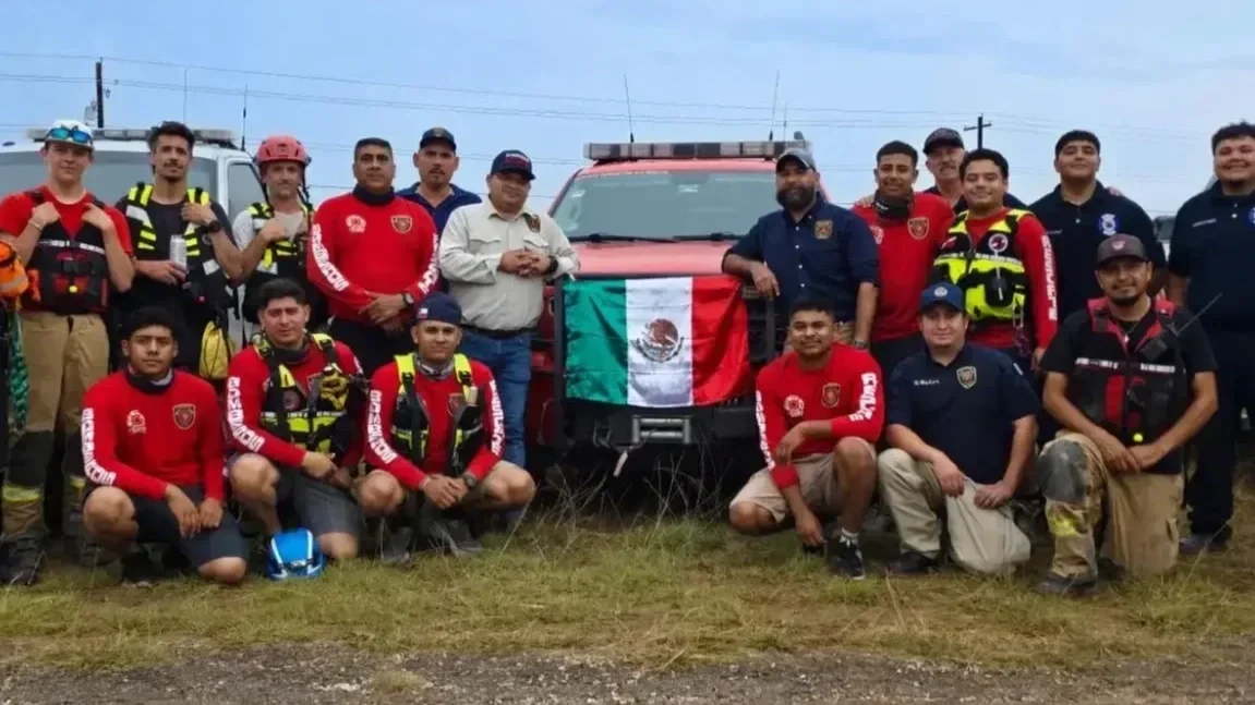 La misión imposible de los rescatistas mexicanos en las inundaciones de Texas