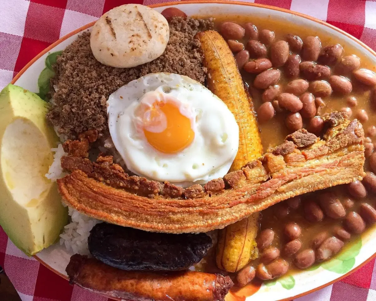 bf7d4-bandeja-paisa.webp