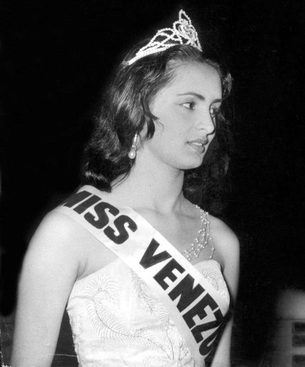 Miss_Venezuela_1955_titleholder,_Susana_Duijm.jpg