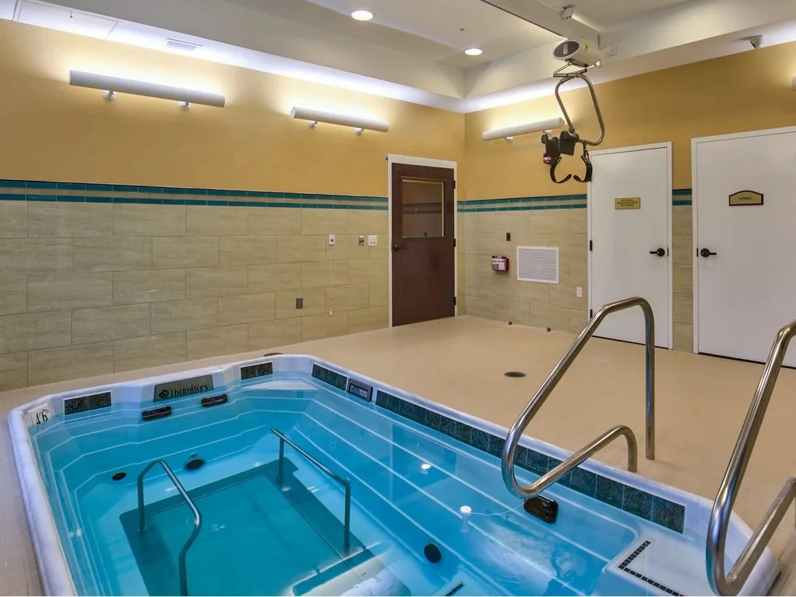 CentrePointe CC Pool.jpeg