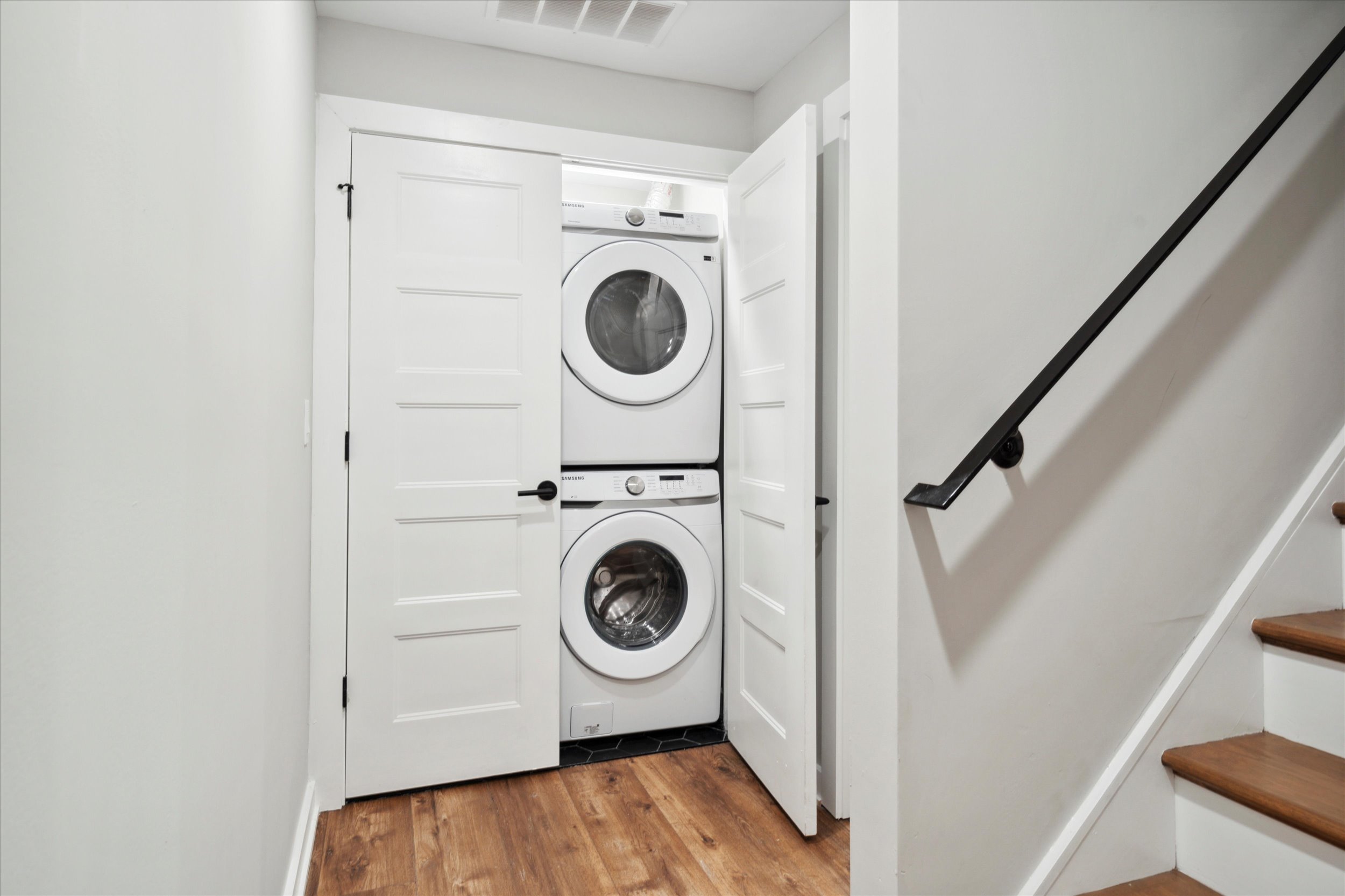 14-3519 Hamilton St Unit 1.9.jpg