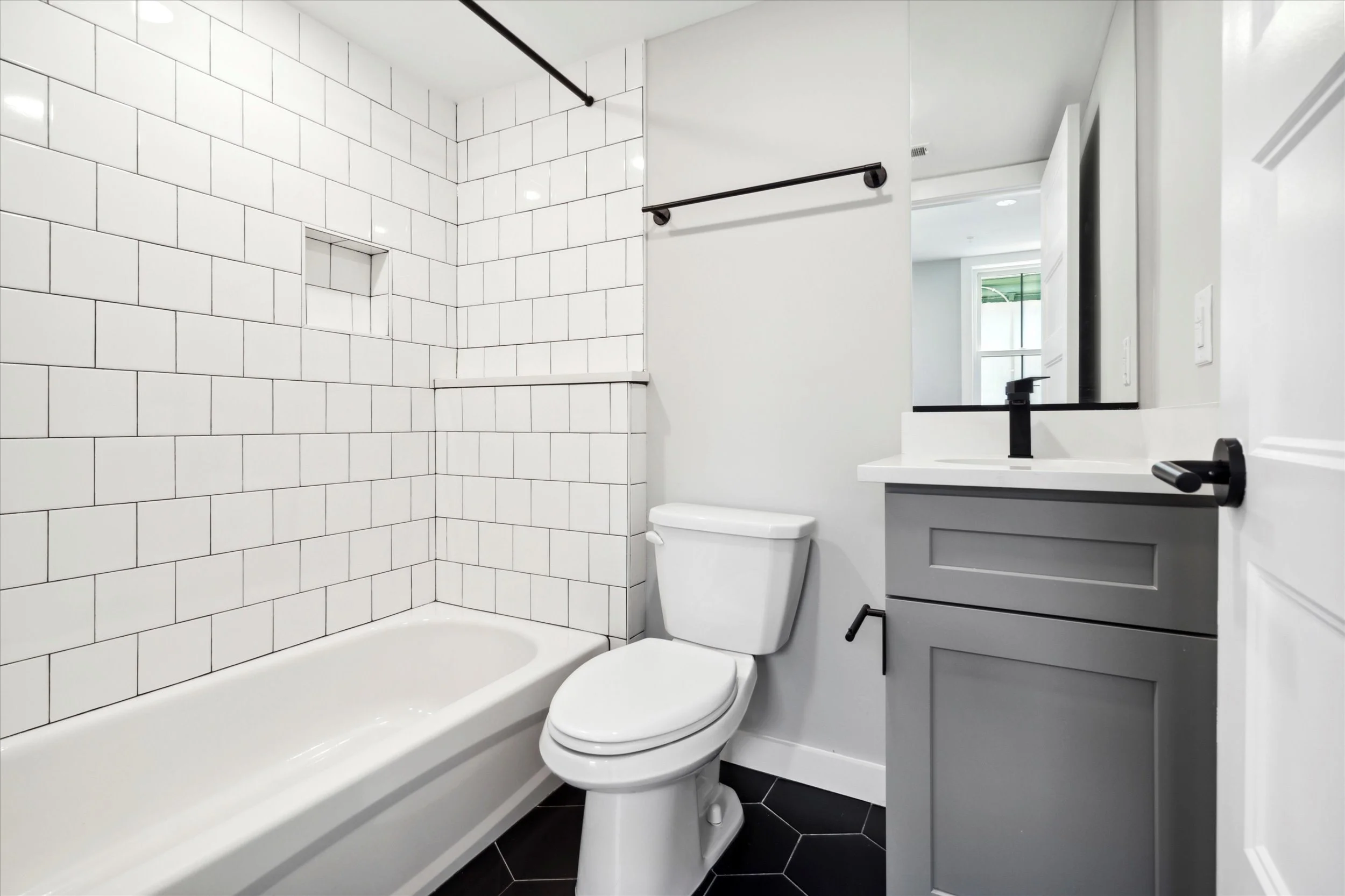 42-3519 Hamilton St Unit 3.12.jpg