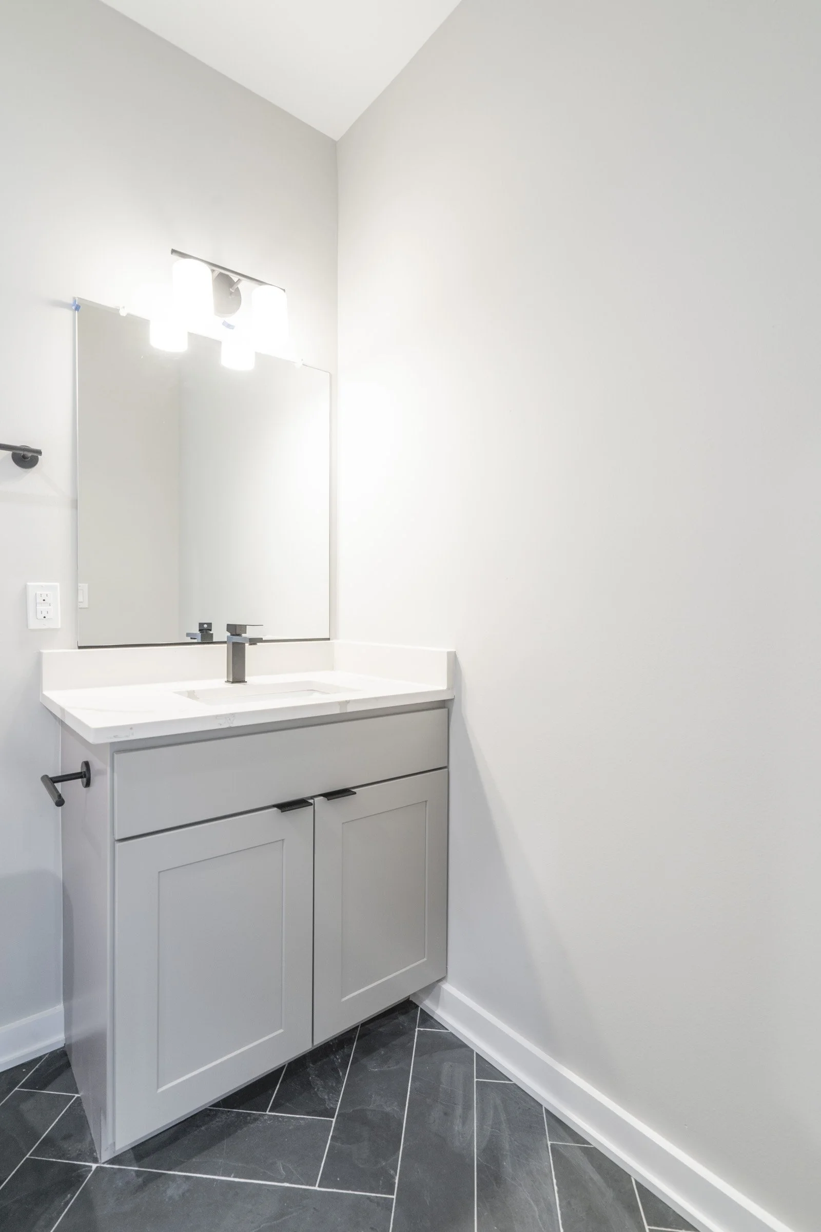 435 N 35th St_Unit 4 and EXT18.jpg