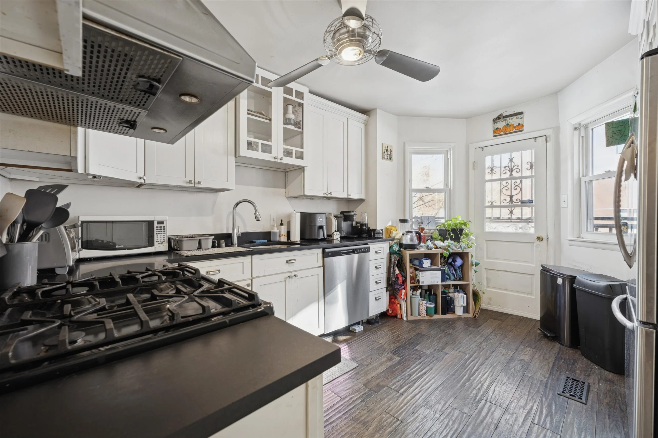 12-3641 Warren St_12.jpg