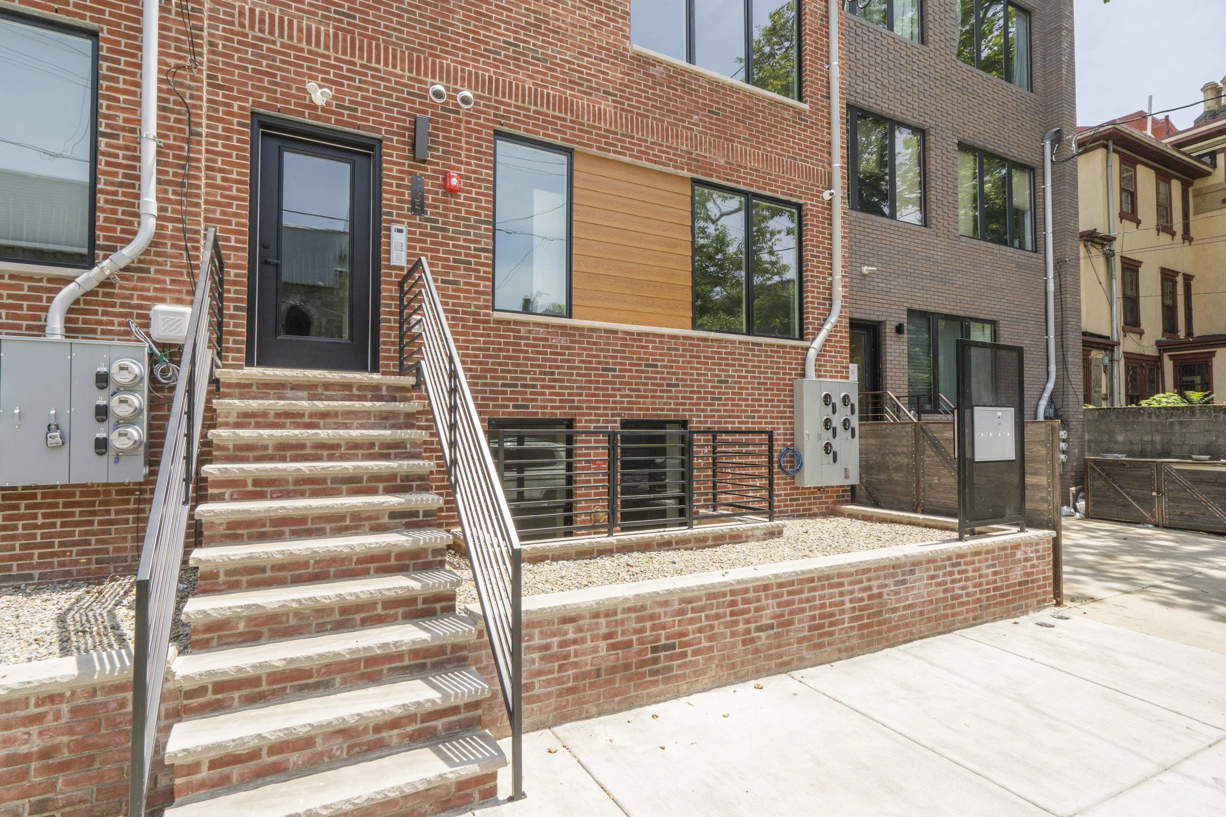 435 N 35th St_Unit 4 and EXT30.jpg