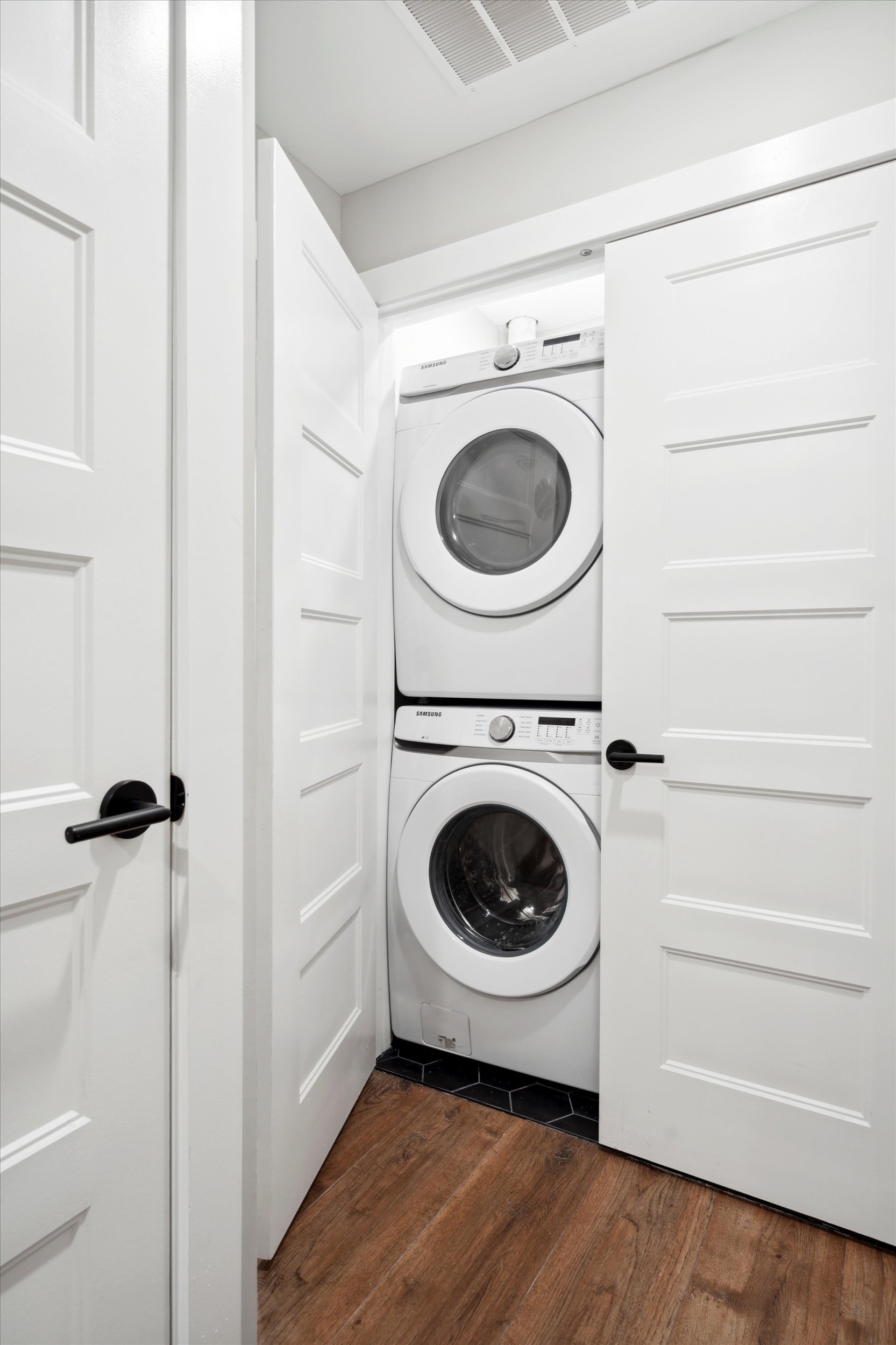 30-3519 Hamilton St Unit 2.12.jpg