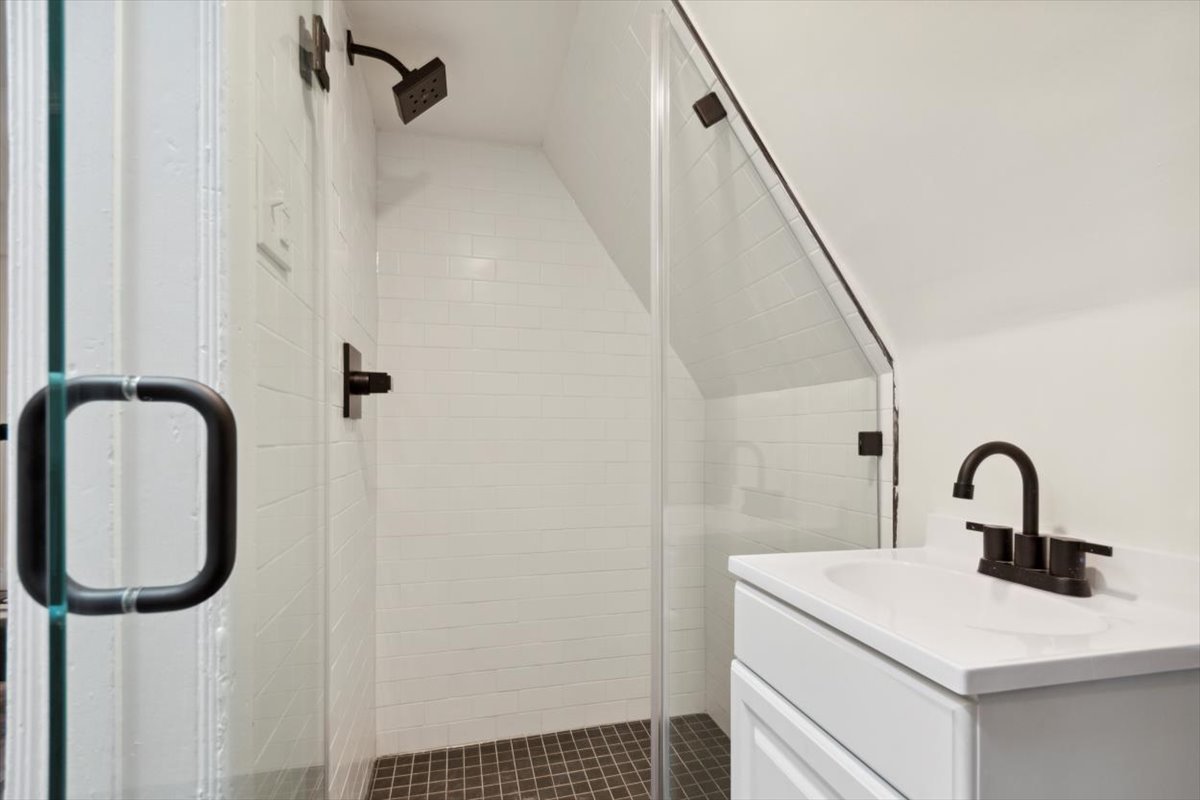 11-3205 Winter St11.jpg