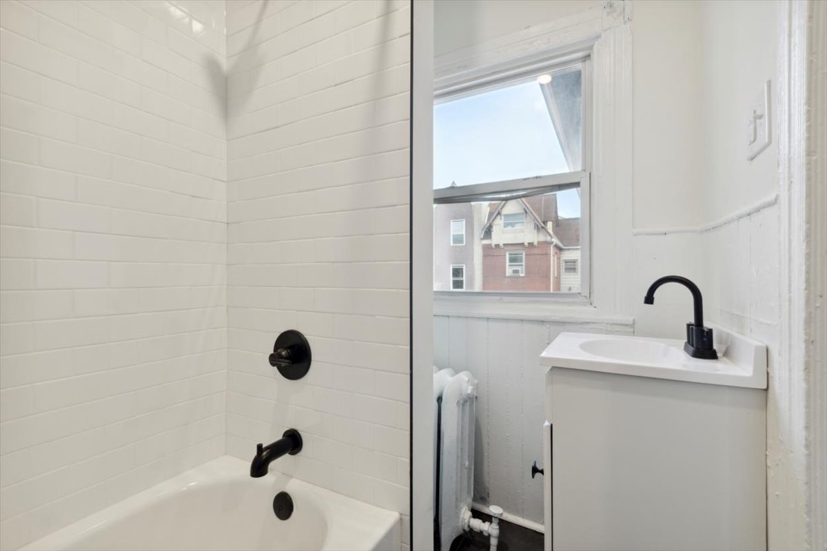 12-3205 Winter St12.jpg