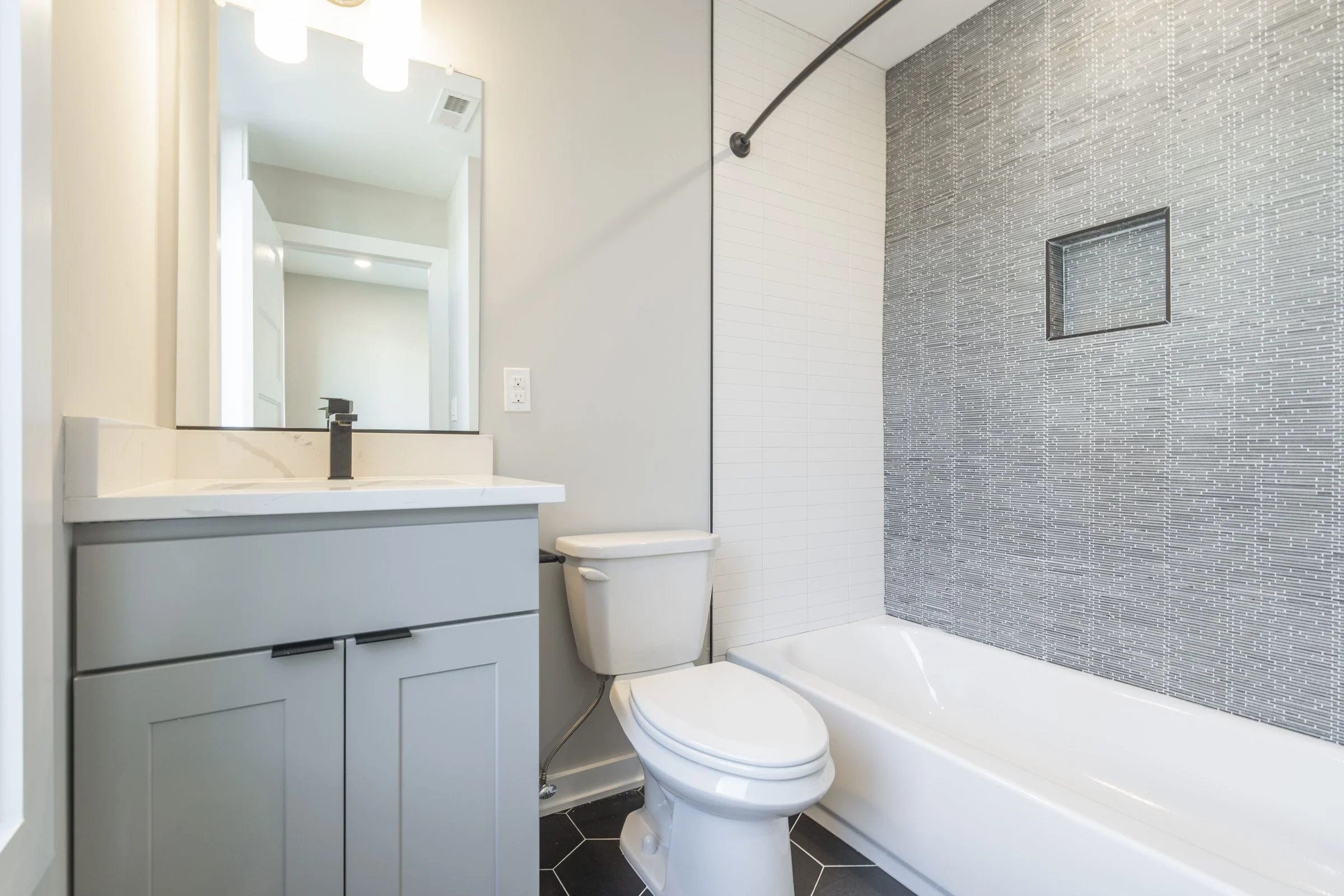 435 N 35th St_Unit 1.13.jpg