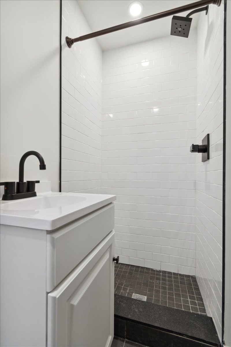 28-3205 Winter St28.jpg