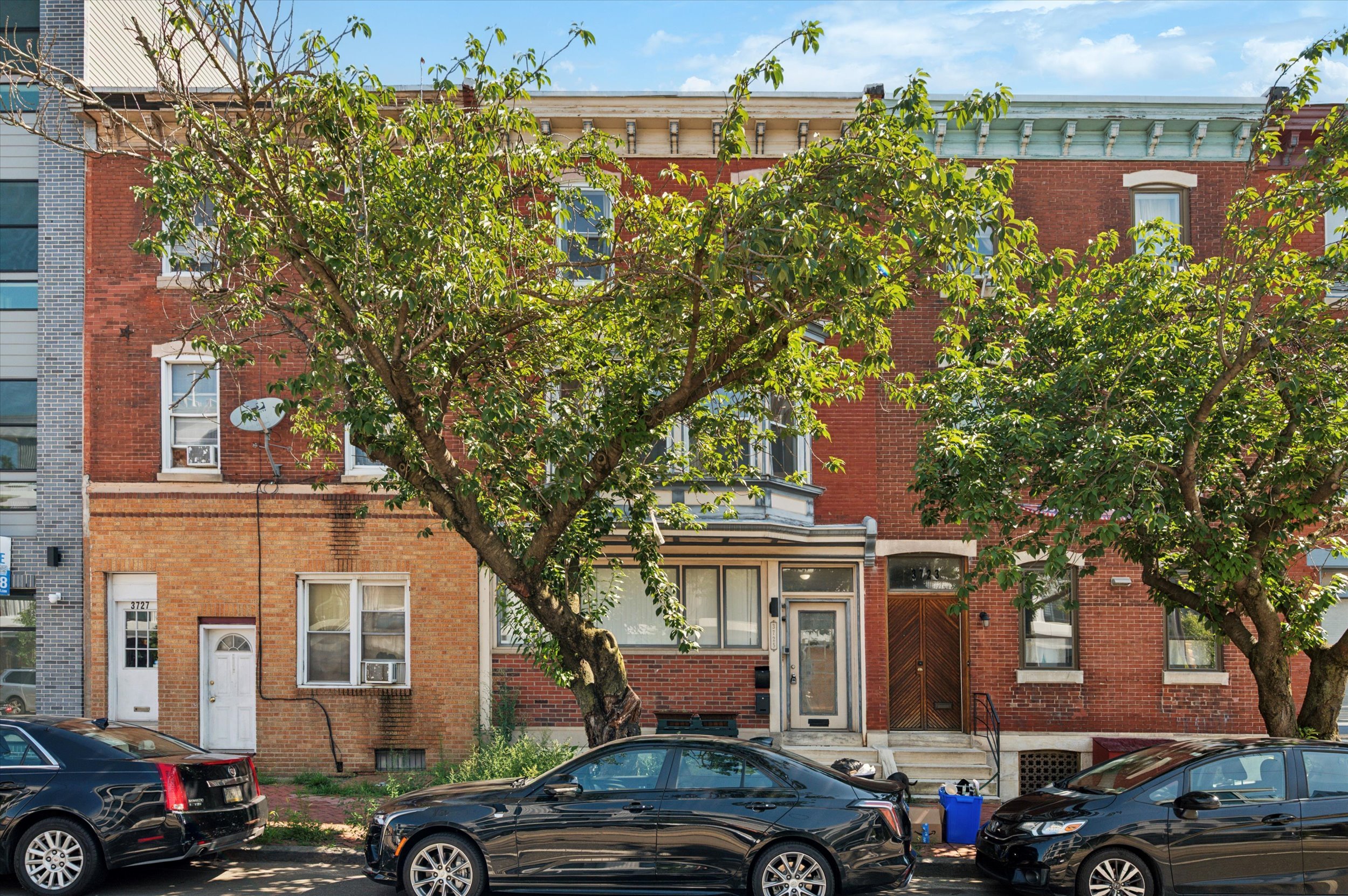 3725 Lancaster Avenue