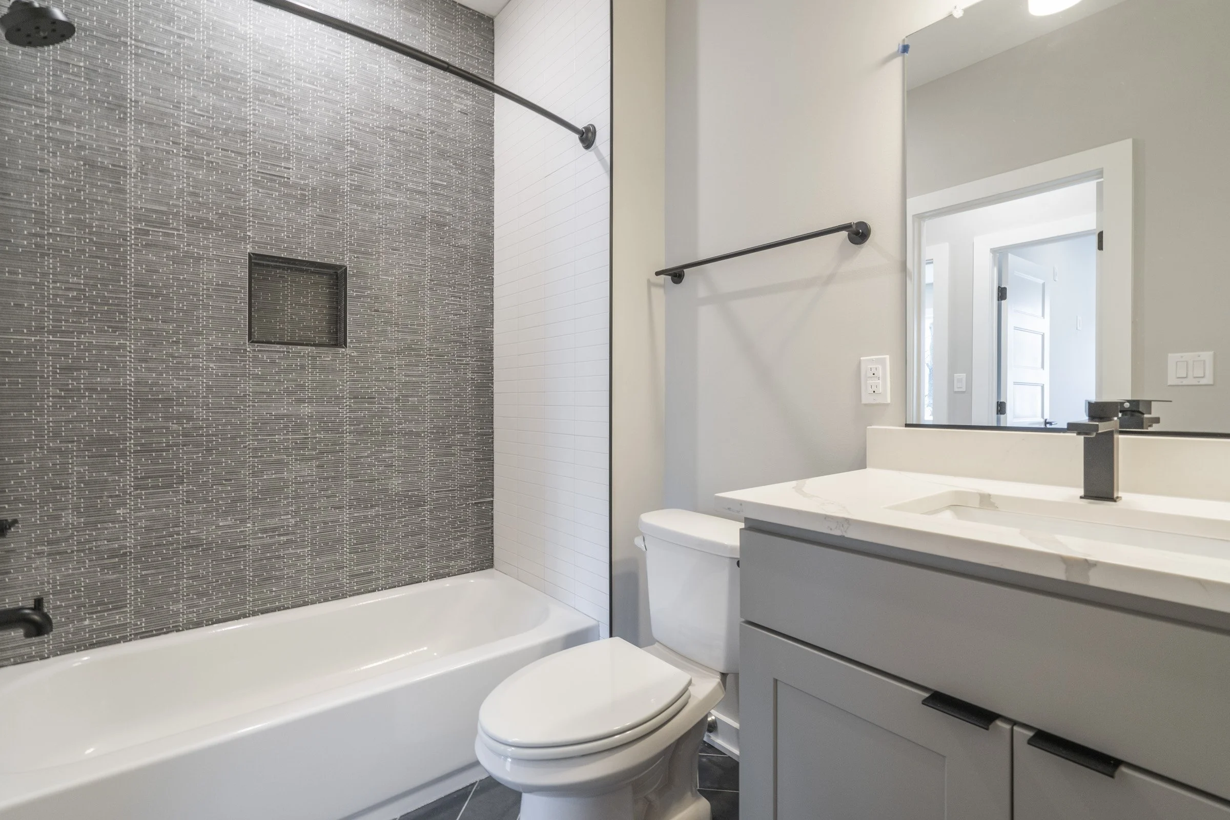 435 N 35th St_Unit 4 and EXT19.jpg