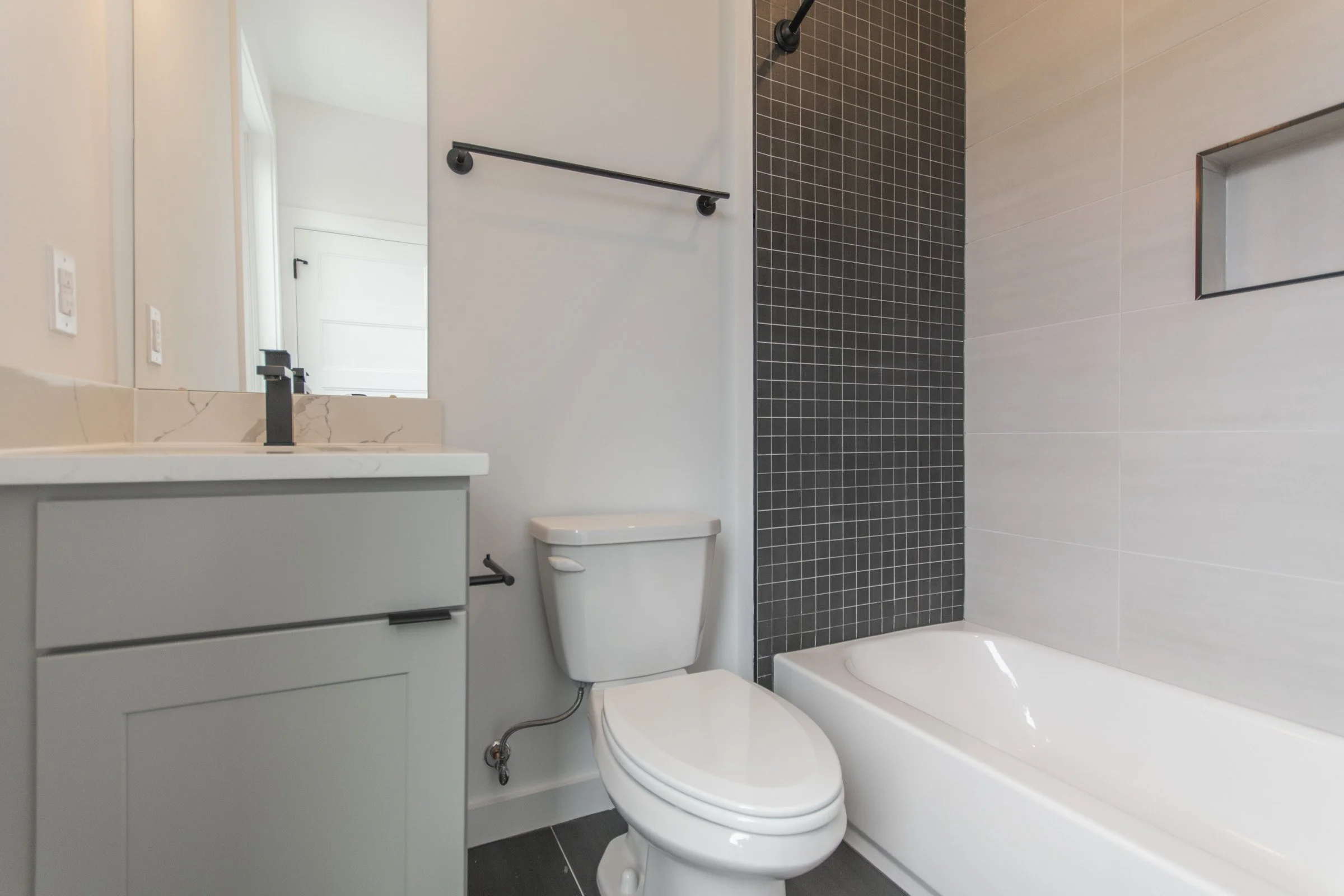 437 N 35th St_C7.jpg