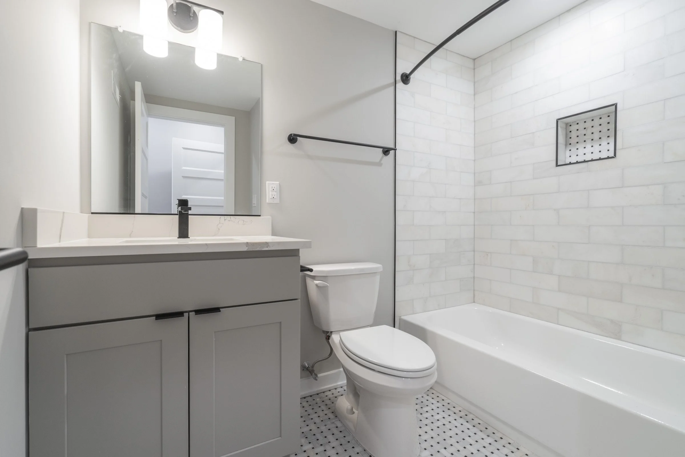 435 N 35th St_Unit 1.19.jpg