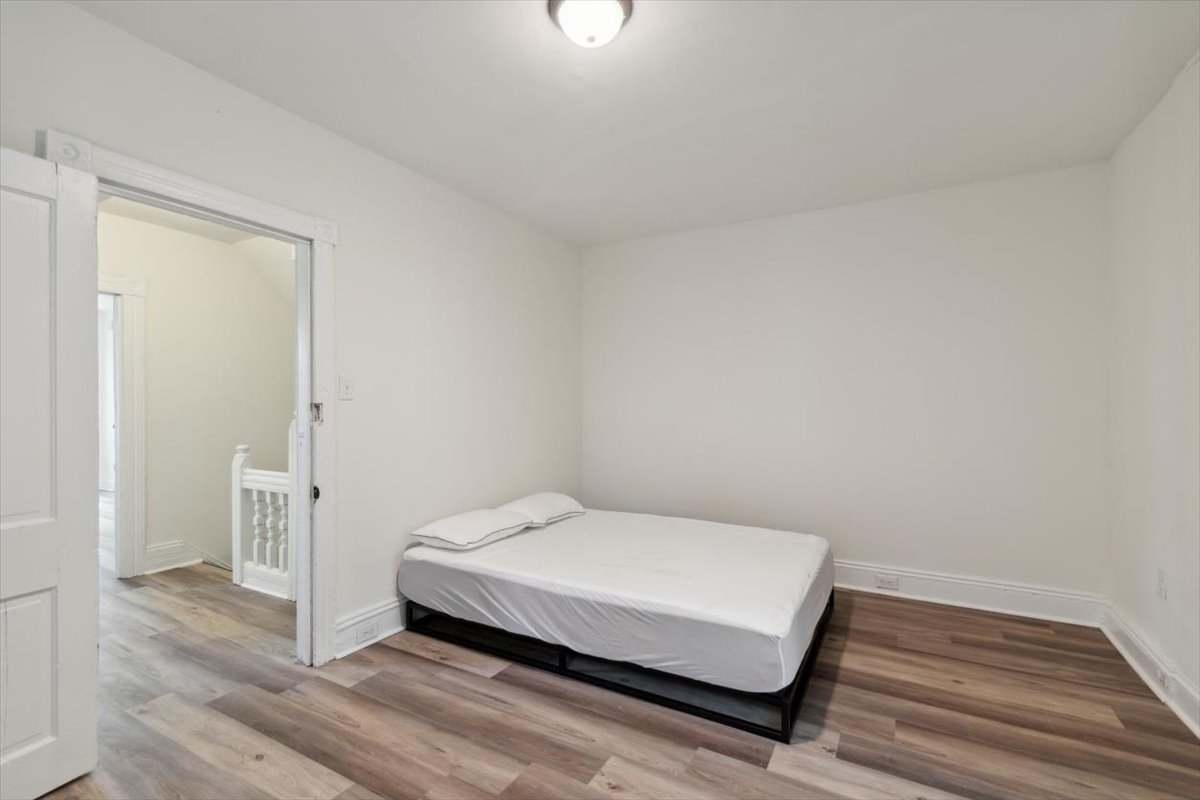 18-3205 Winter St18.jpg