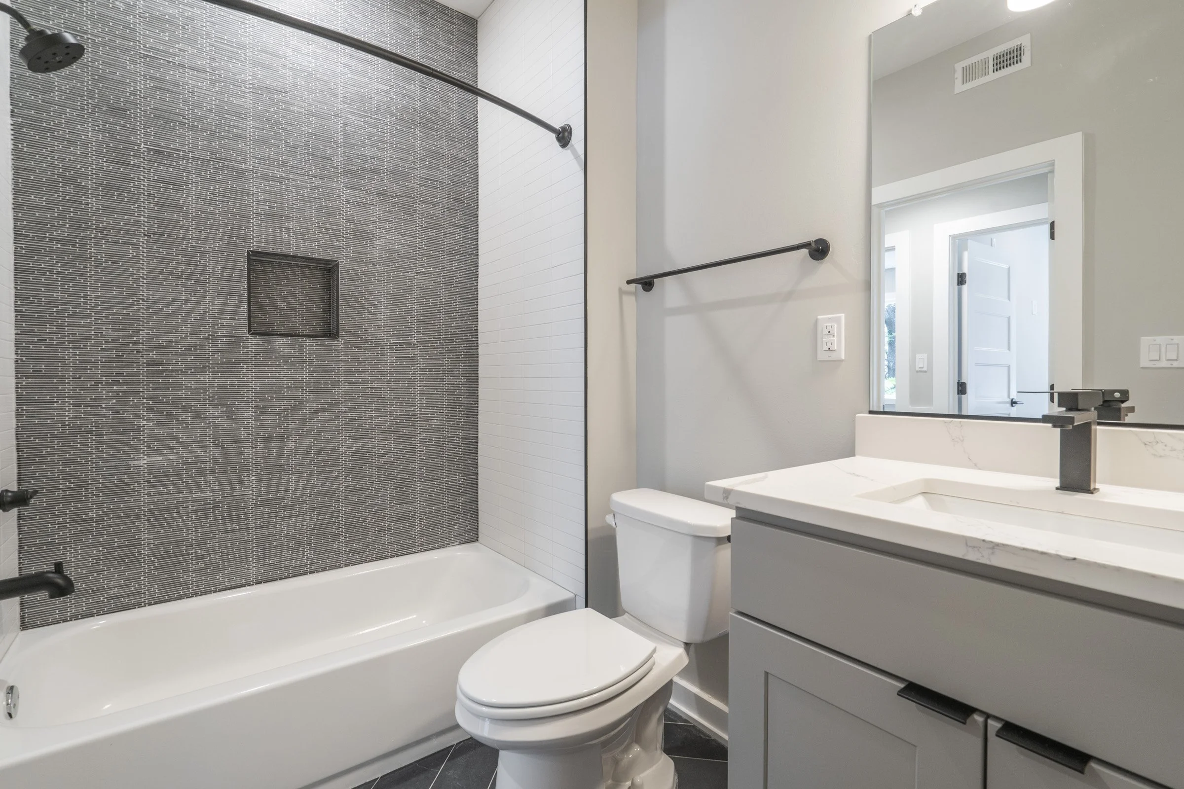 435 N 35th St_Unit 3.19.jpg