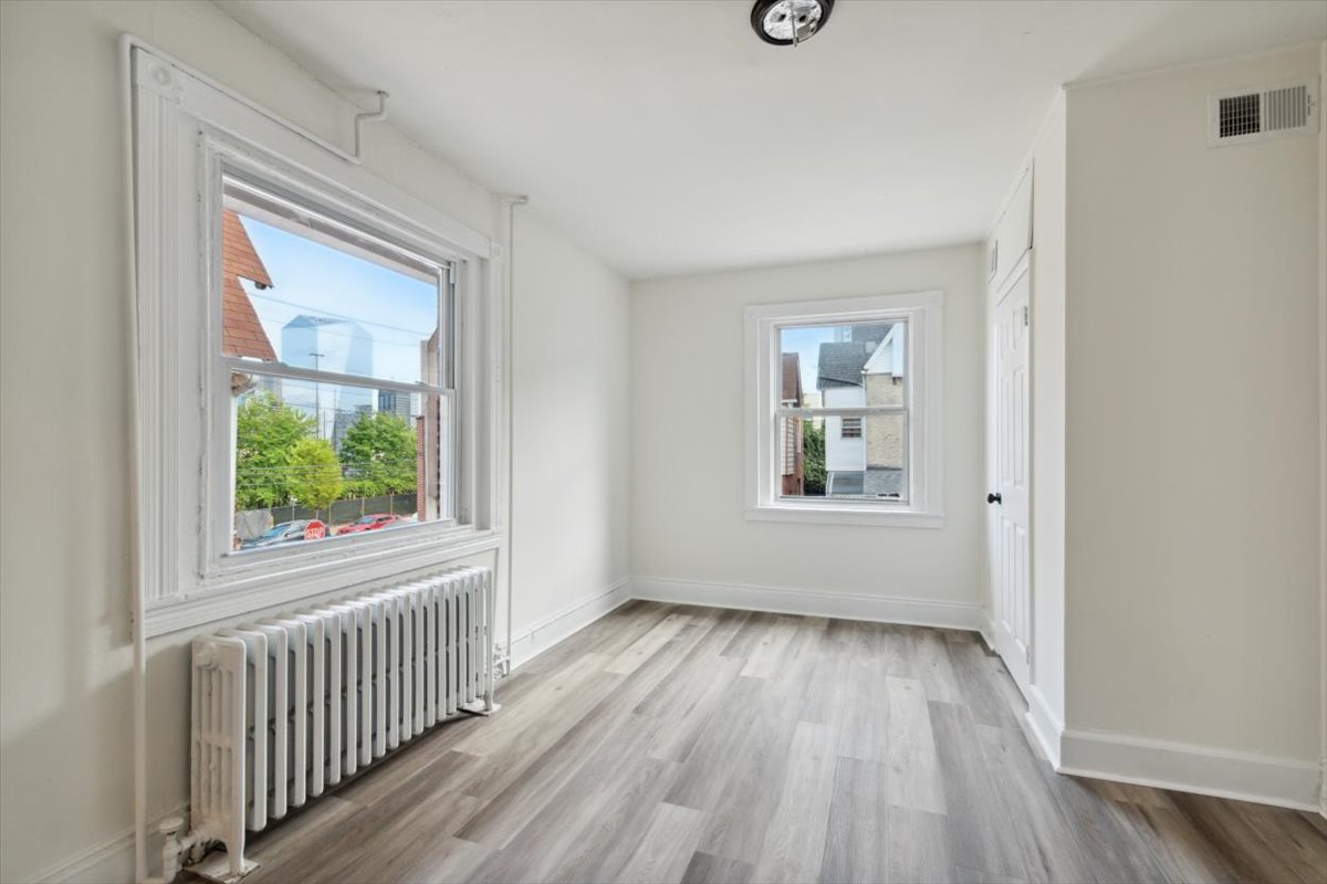 14-3205 Winter St14.jpg