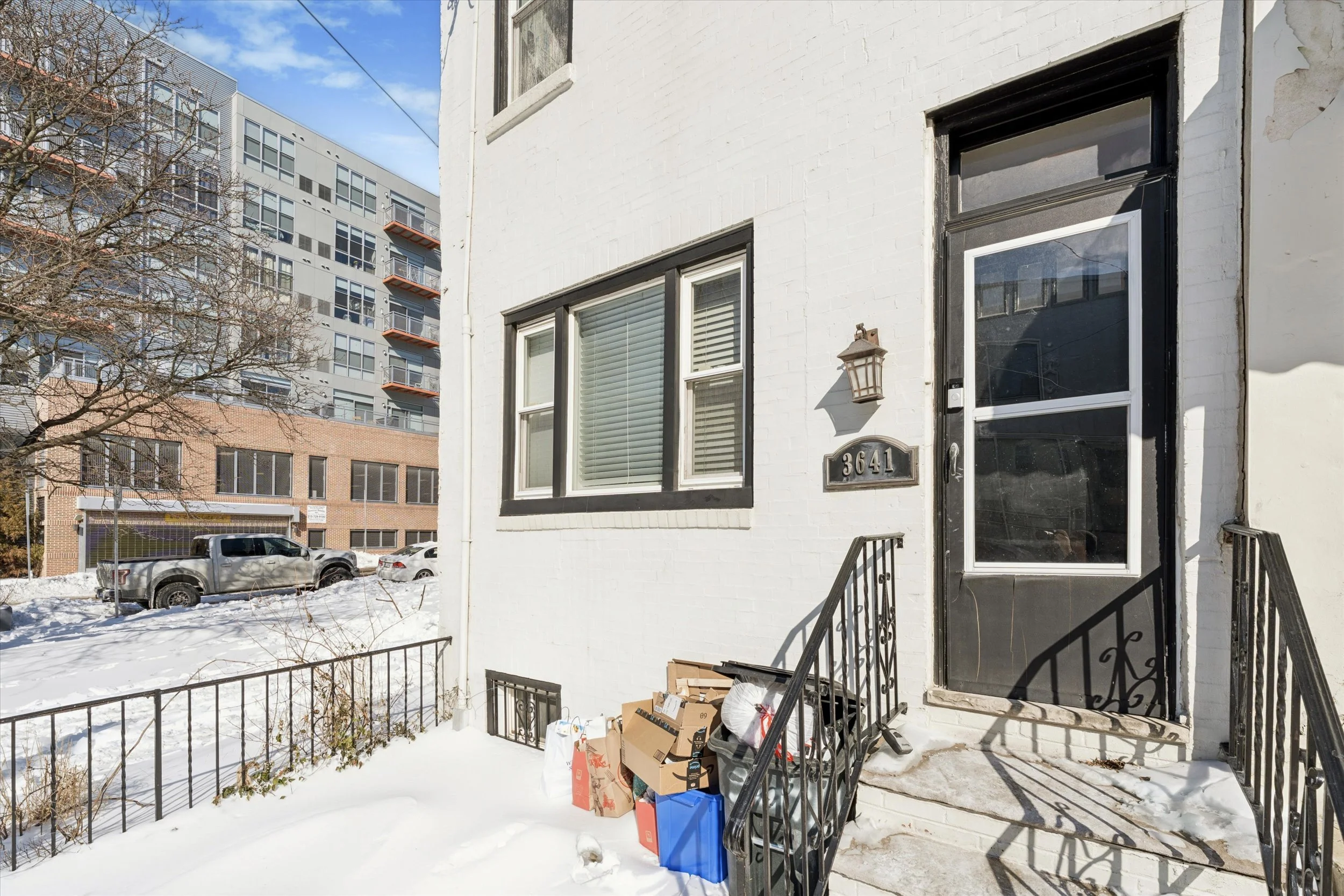 02-3641 Warren St_02.jpg