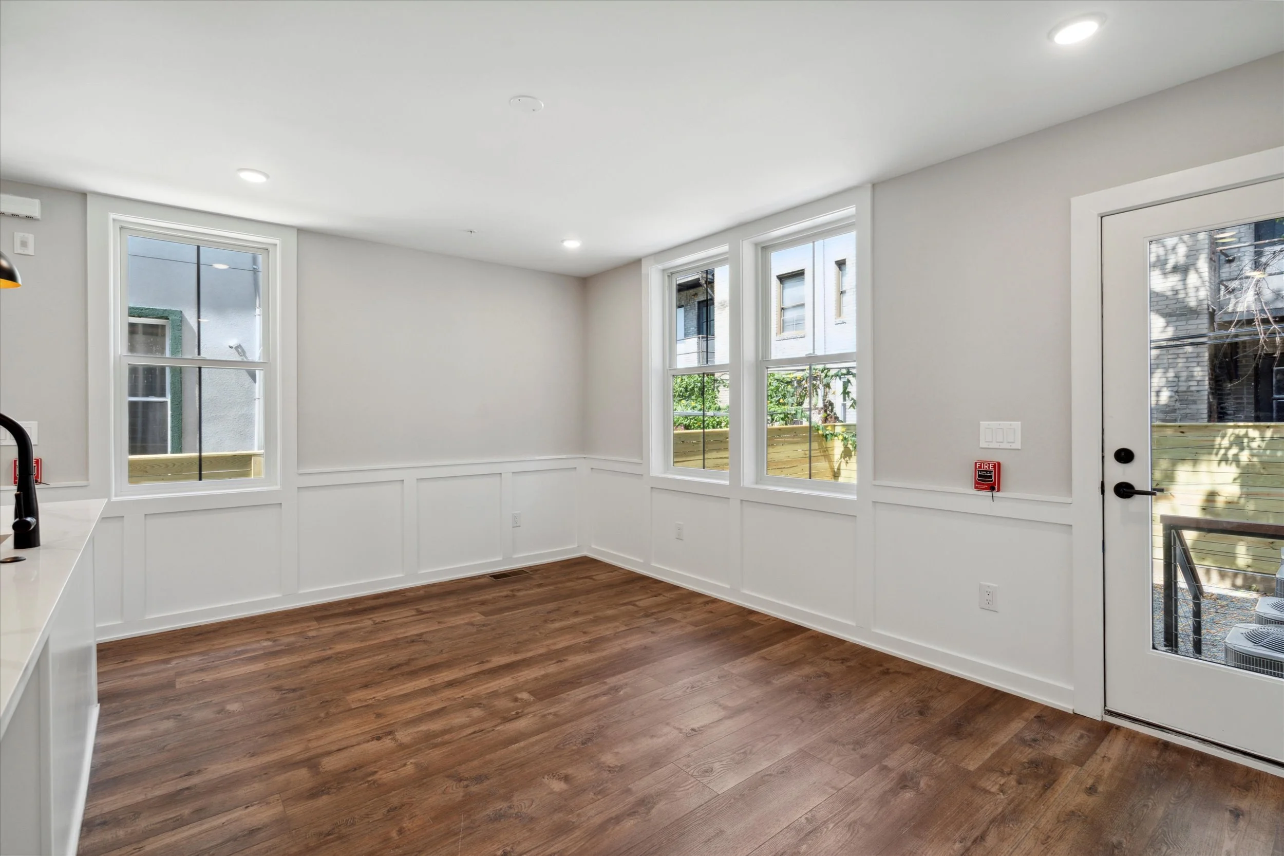 23-3519 Hamilton St Unit 2.5.jpg