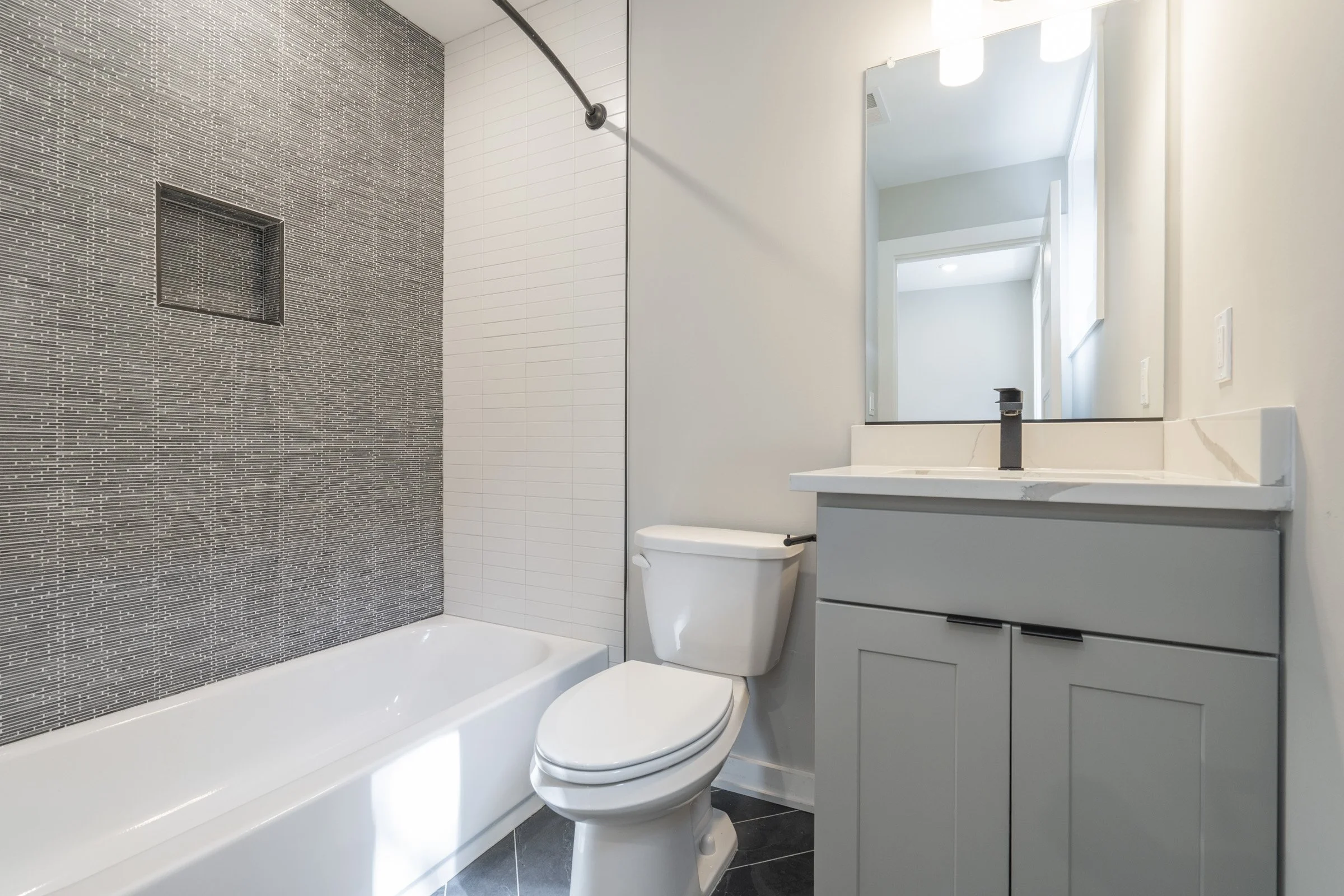 435 N 35th St_Unit 2.13.jpg