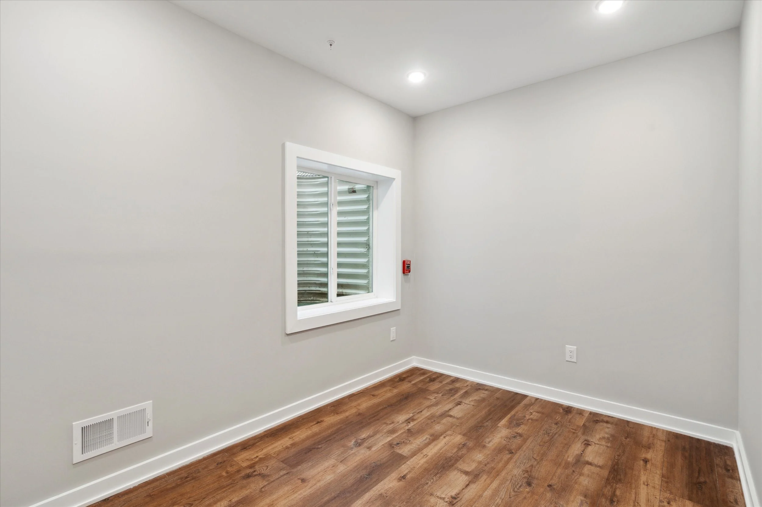 12-3519 Hamilton St Unit 1.7.jpg