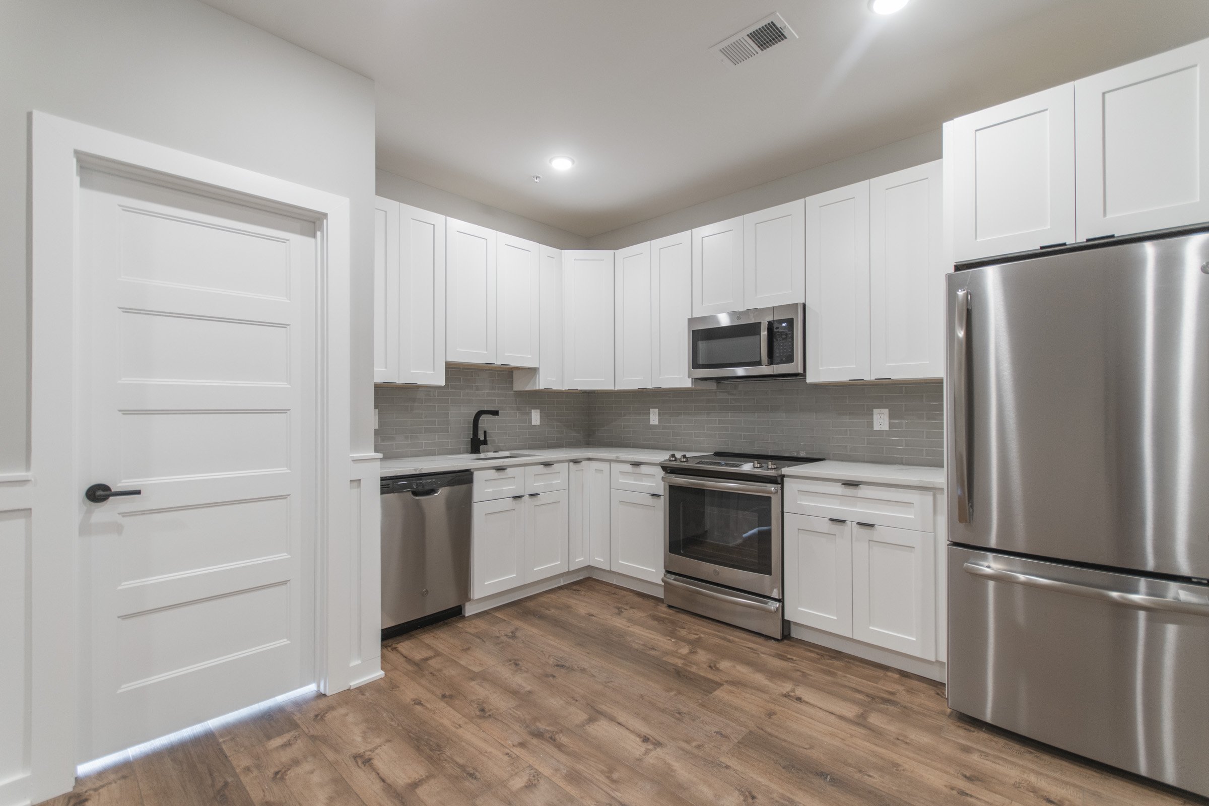 437 N 35th St_C6.jpg