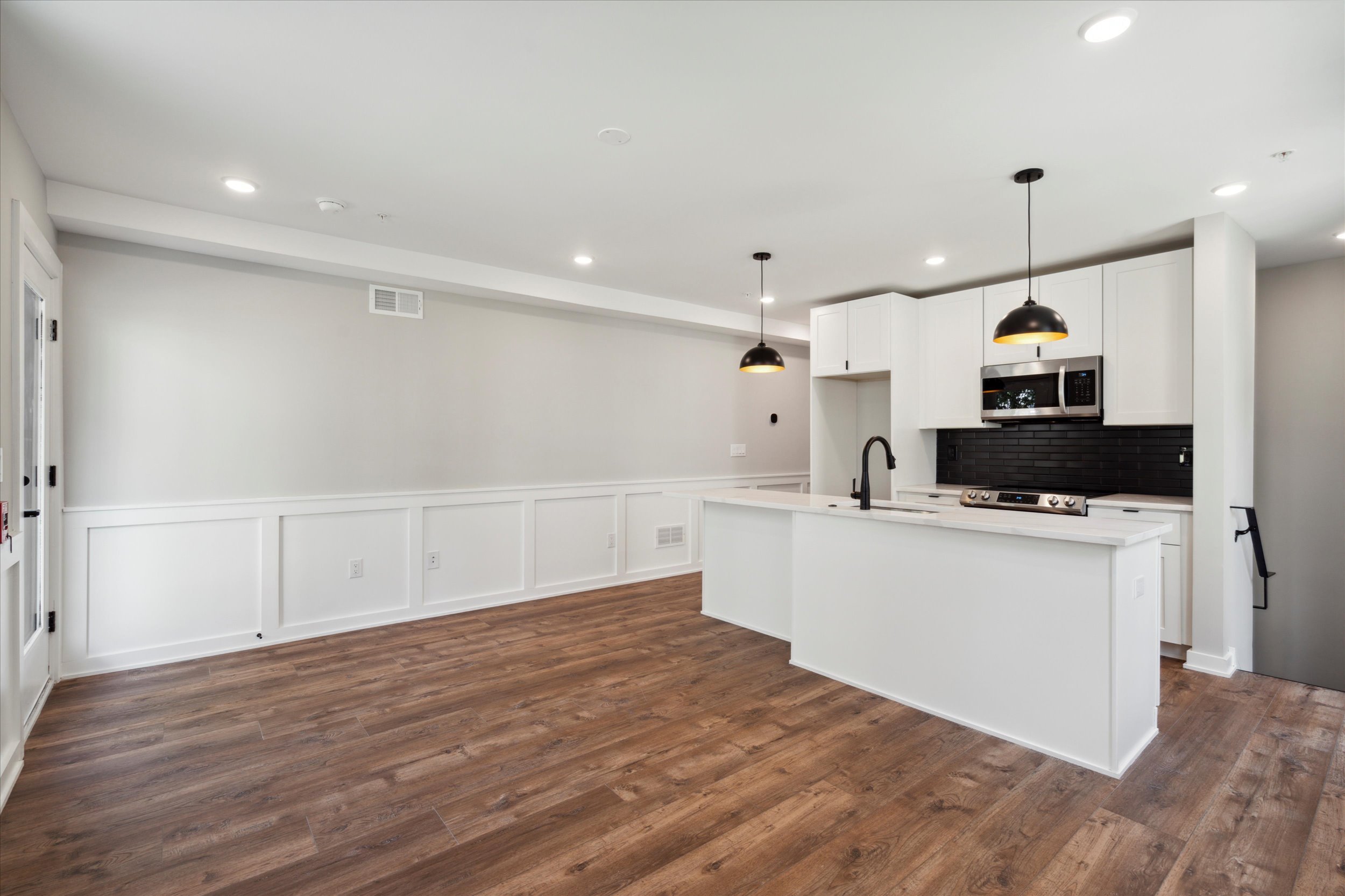 24-3519 Hamilton St Unit 2.6.jpg